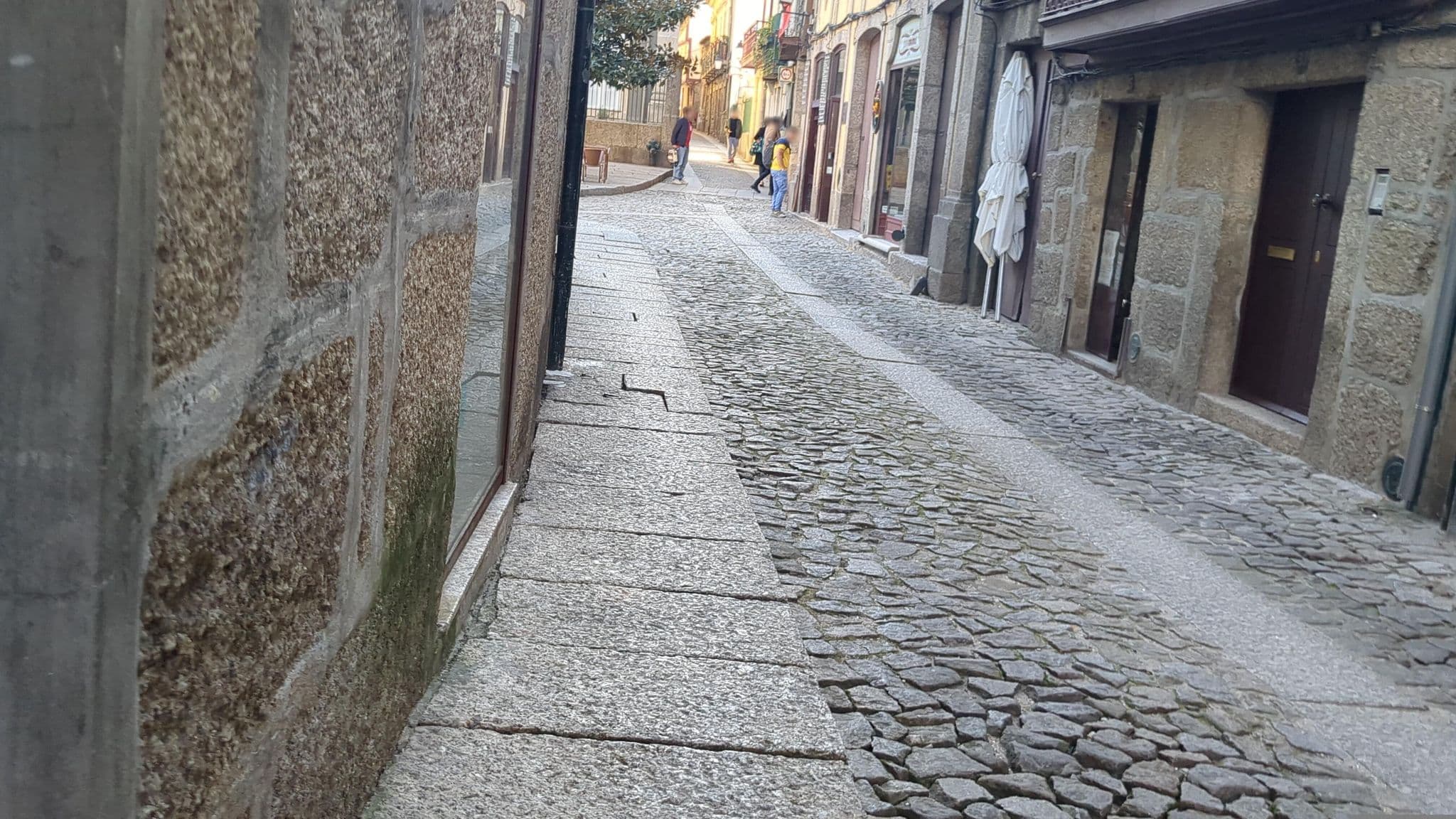 Street view near Posh Residences, Guimarães — © egorka (CC BY-SA · Mapillary)