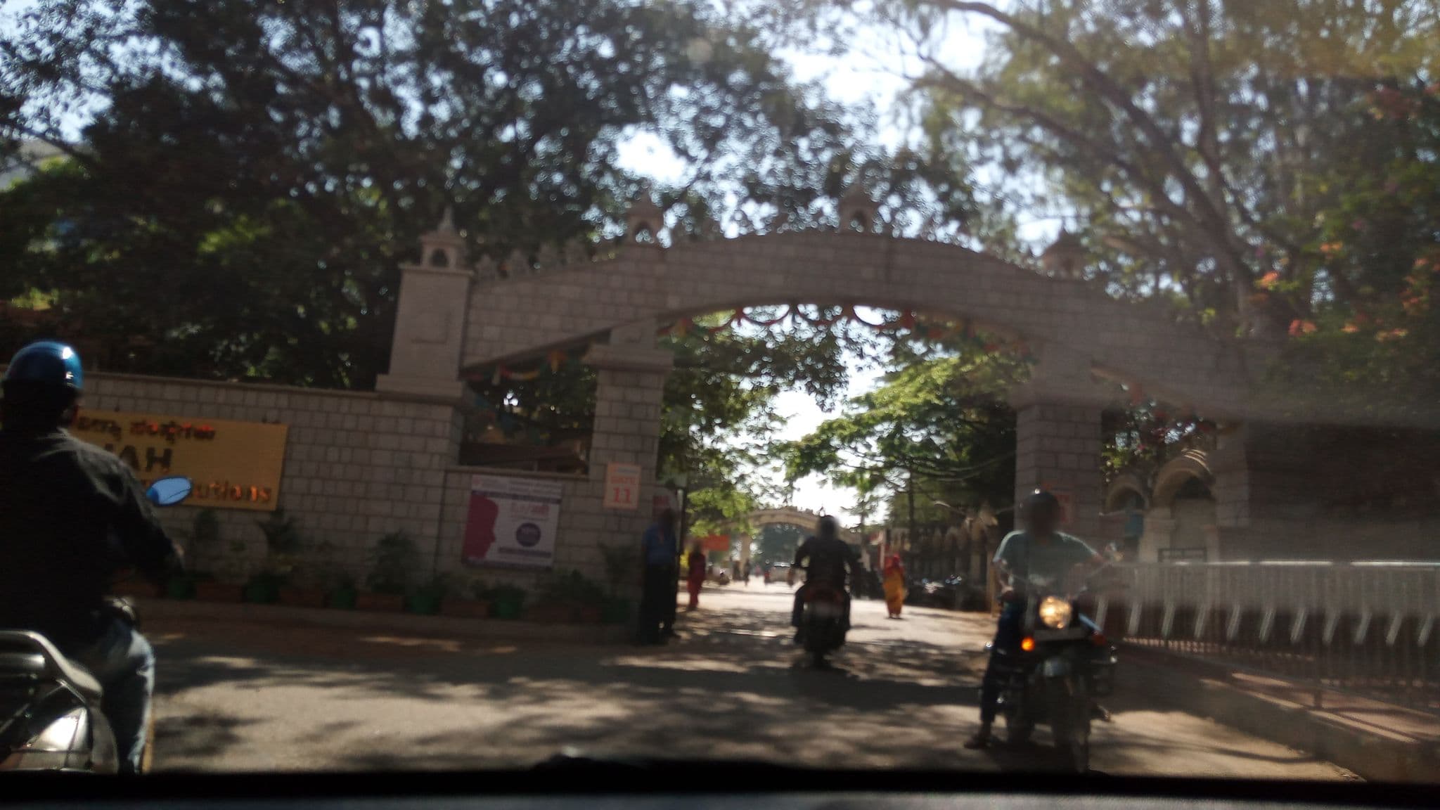 Street view near Maldives INN, Bengaluru