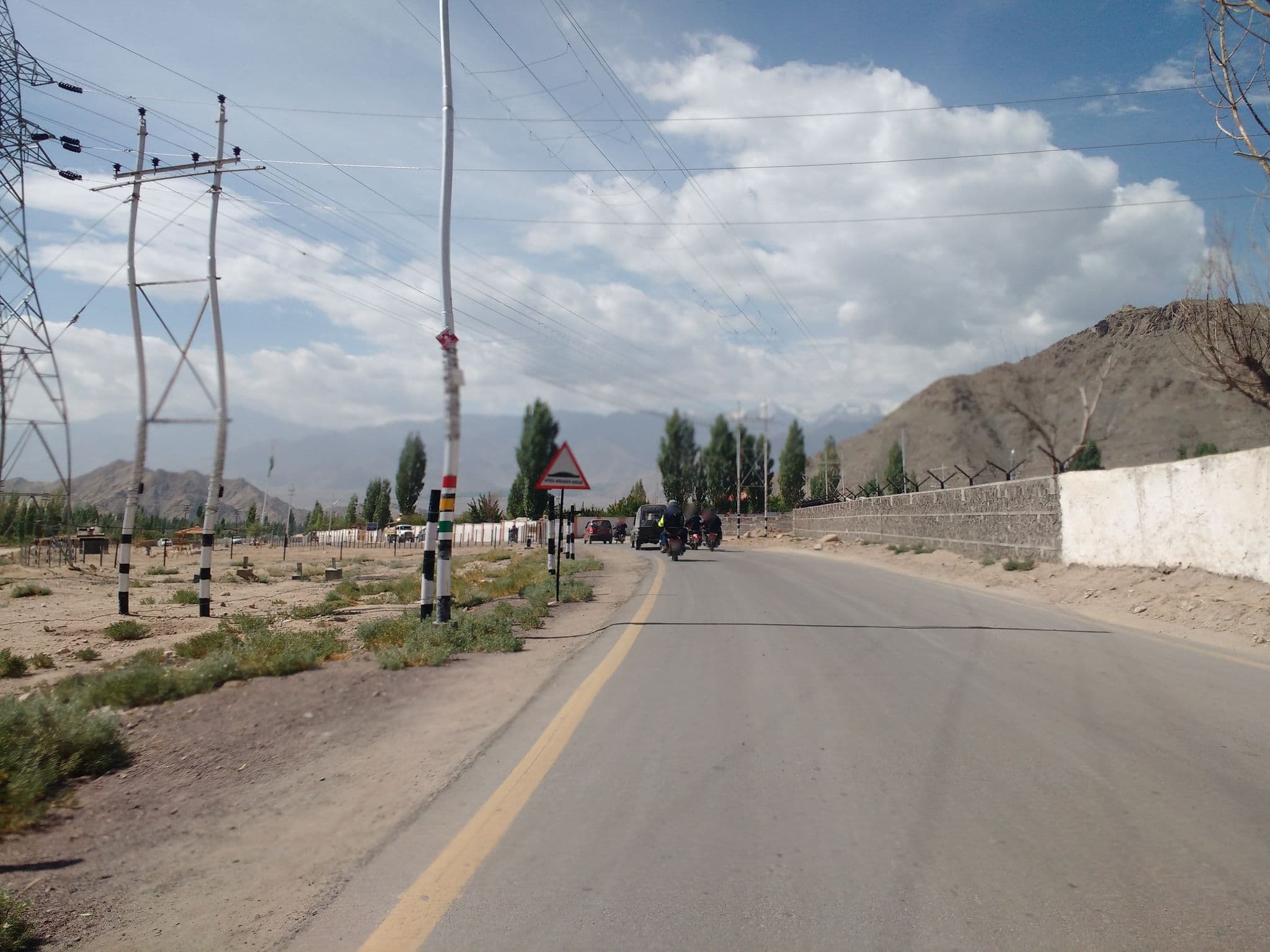Street view near Hotel Deskitsal, Leh