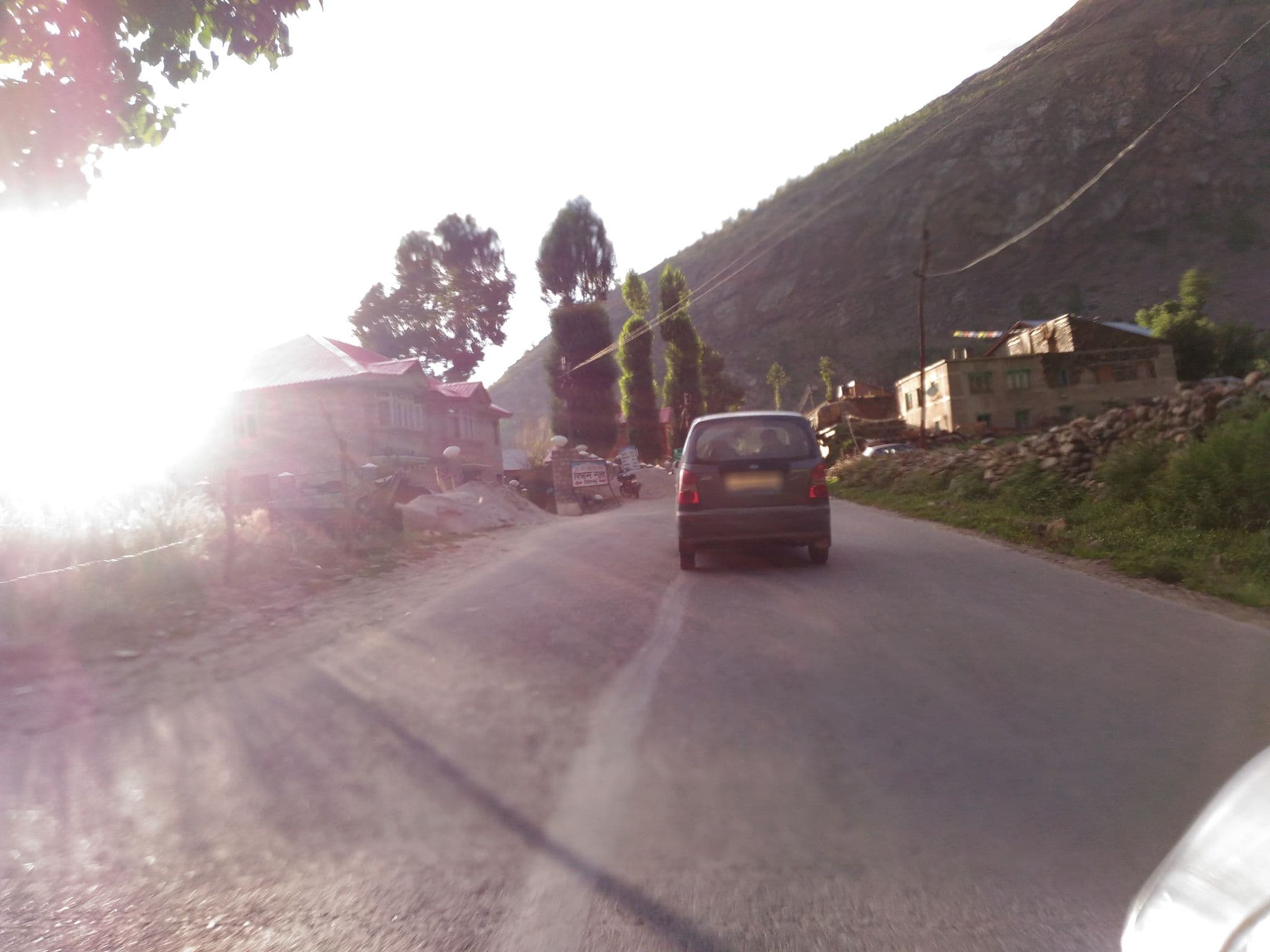 Street view near Zostel Sissu, Kyelang