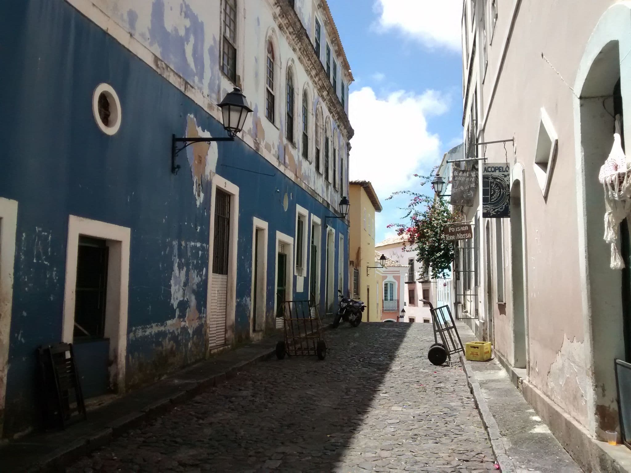 Street view near Origem Bahía, Salvador