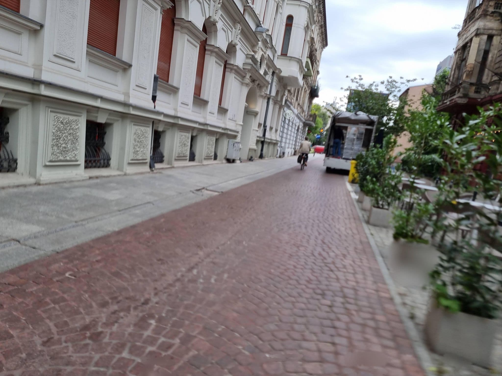 Street view near Hotel Traugutta 12, Łódź