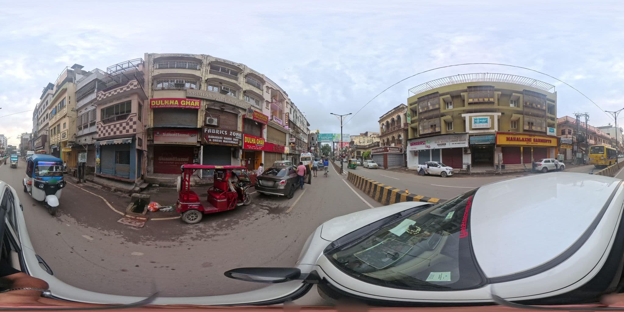 Street view near Bedzzz, Varanasi, Varanasi