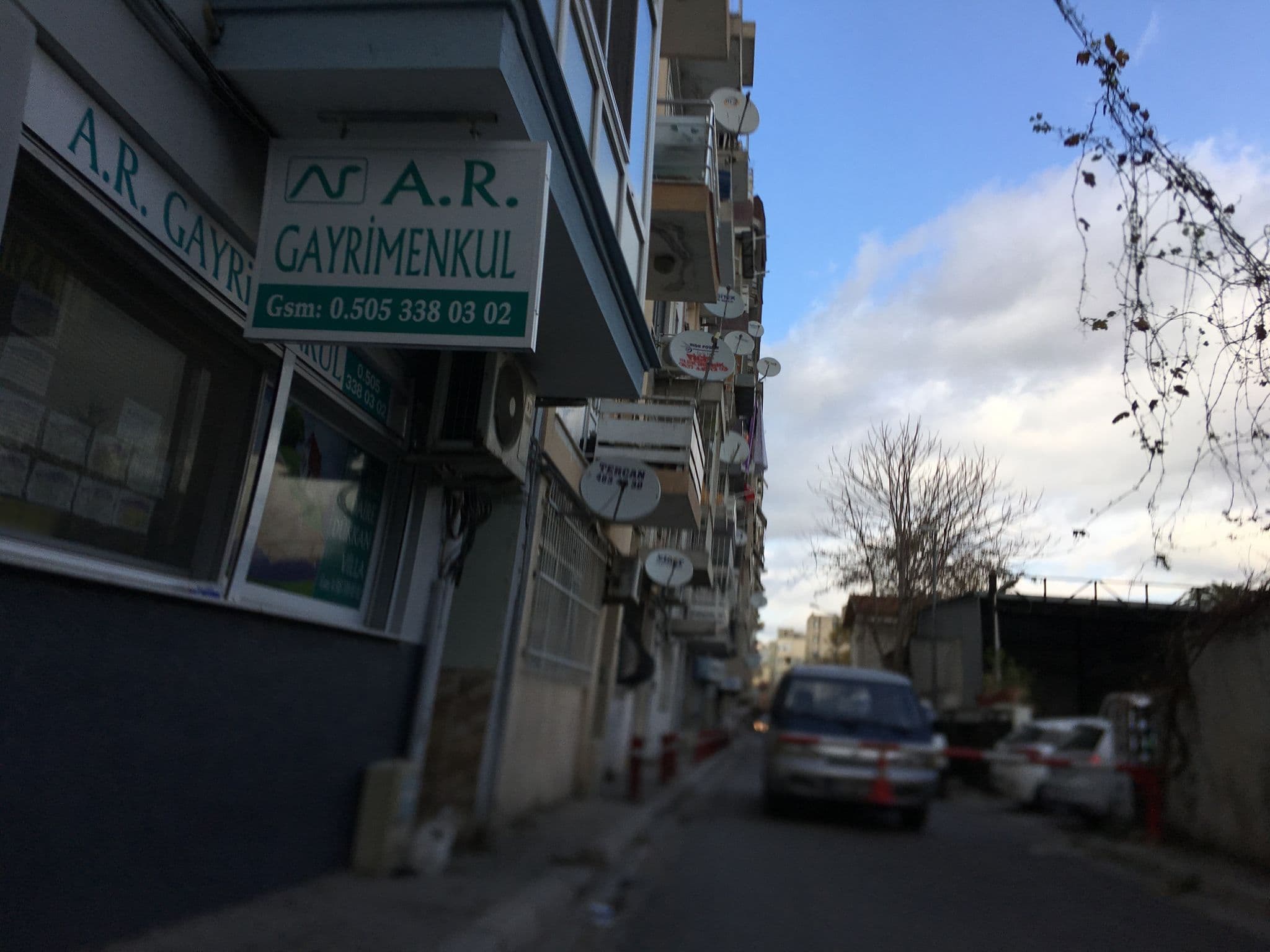 Street view near ROİ HOTEL İZMİR, İzmir — © rustyb (CC BY-SA · Mapillary)
