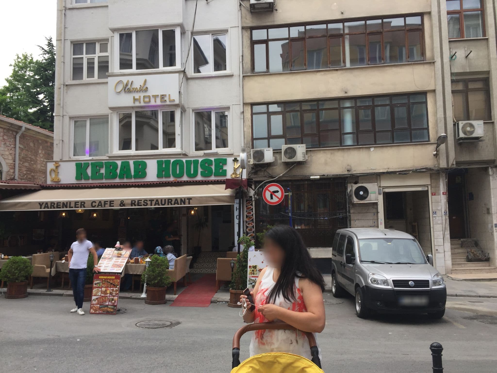 Street view near Oldmile Palace Hotel, Sultanahmet