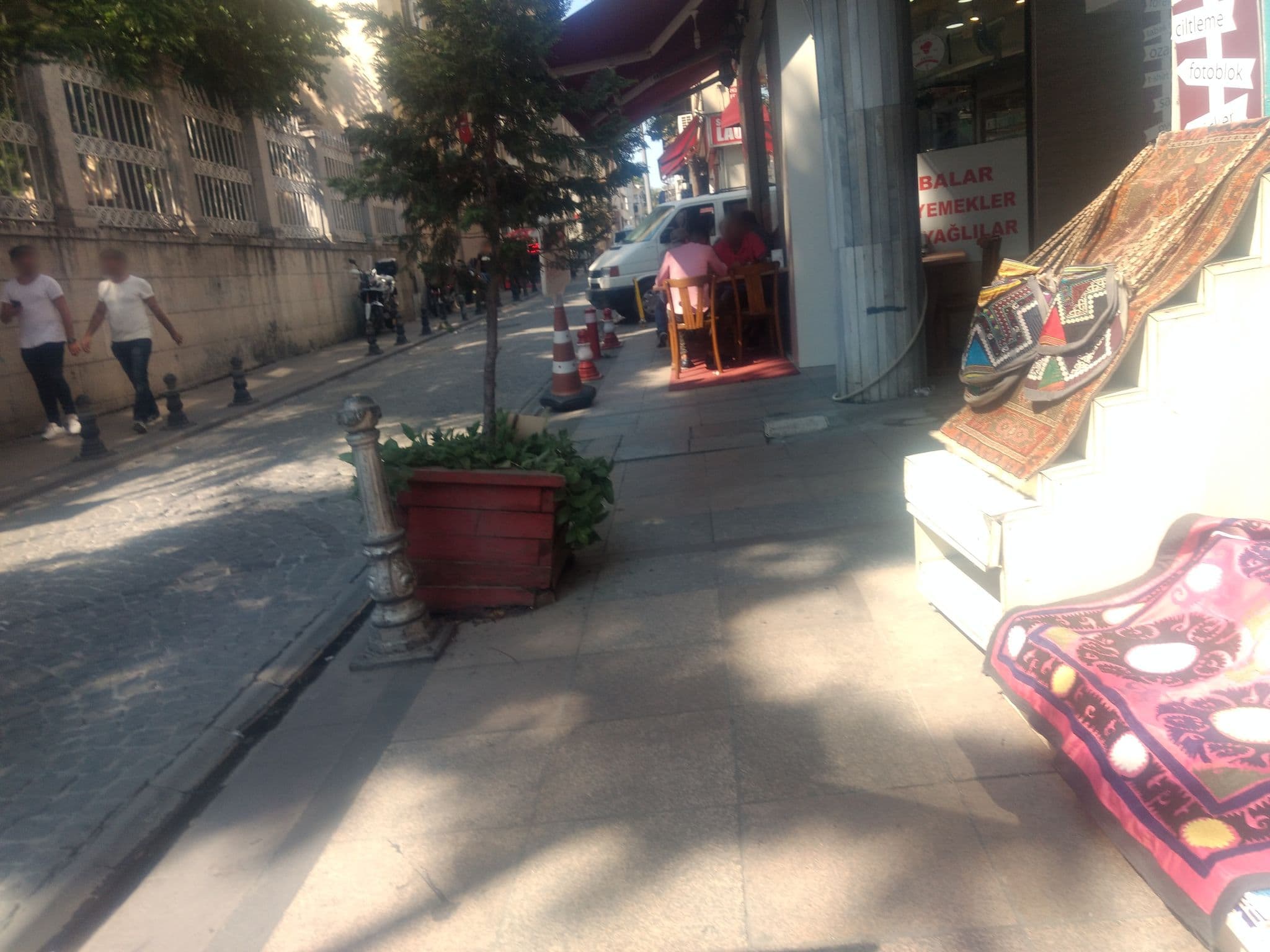 Street view near Erba Hotel & Cafe Sultanahmet, Sultanahmet — © mapeadora (CC BY-SA · Mapillary)