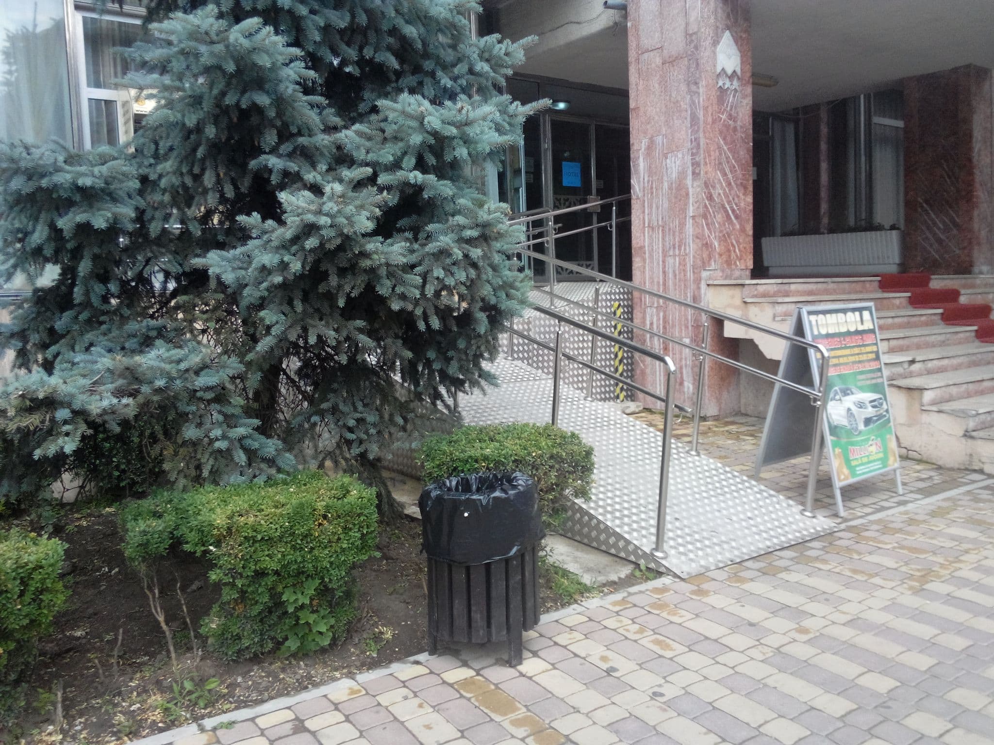 Street view near Hotel Moldova, Iaşi — © baditaflorin (CC BY-SA · Mapillary)