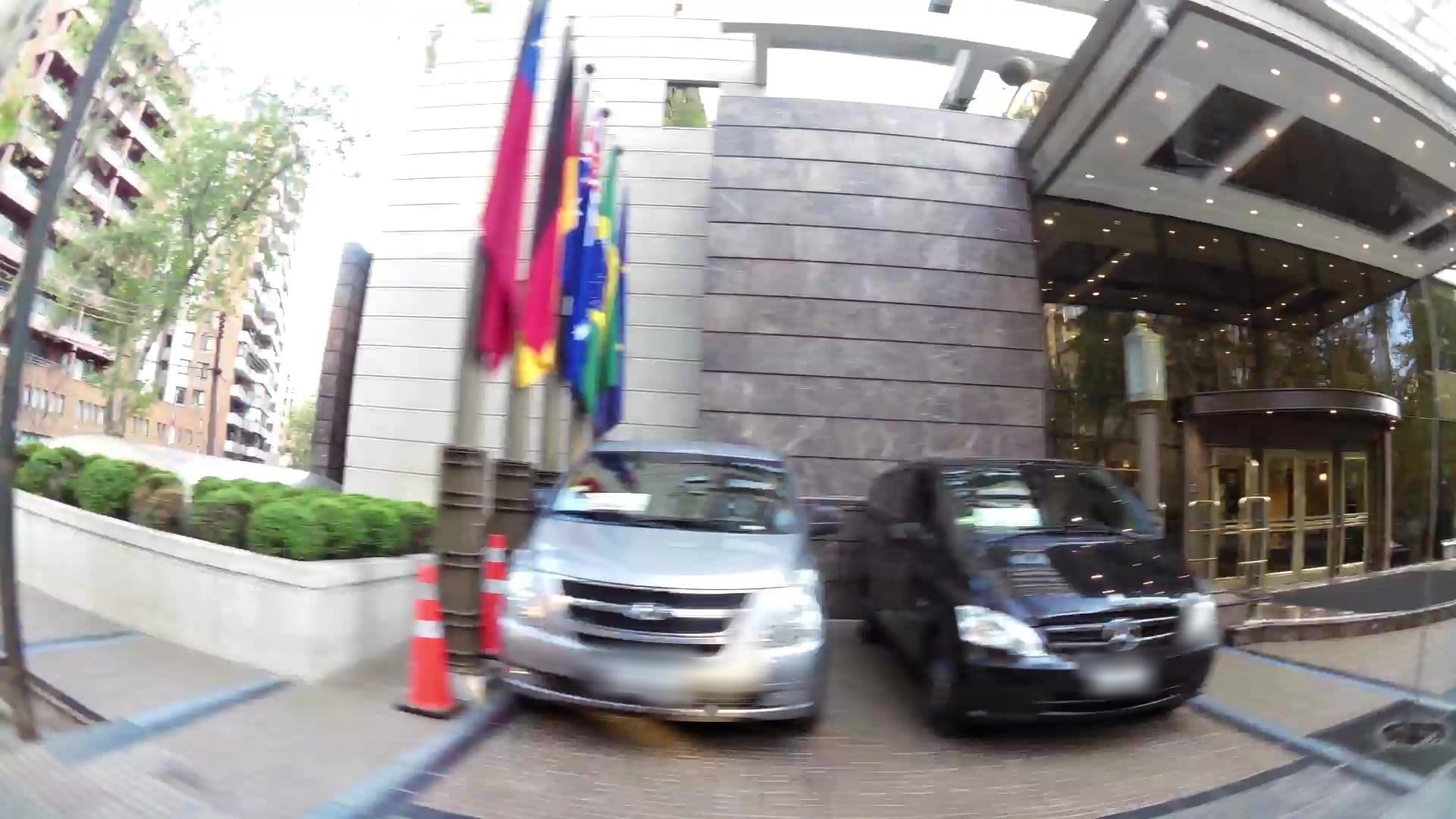Street view near Plaza El Bosque, Ñuñoa — © kaartcam (CC BY-SA · Mapillary)