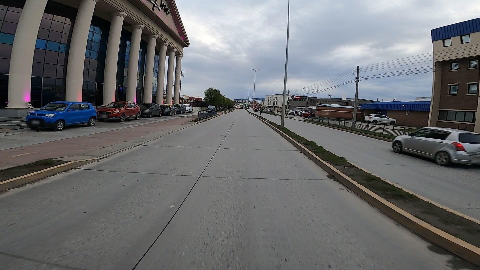 Street view near Hotel Casino Dreams, Punta Arenas — © jloaiza (CC BY-SA · Mapillary)