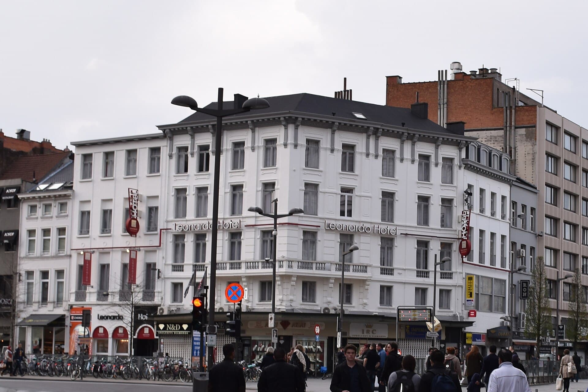 Leonardo Hotel Antwerpen (via Wikimedia Commons, CC BY-SA 4.0)