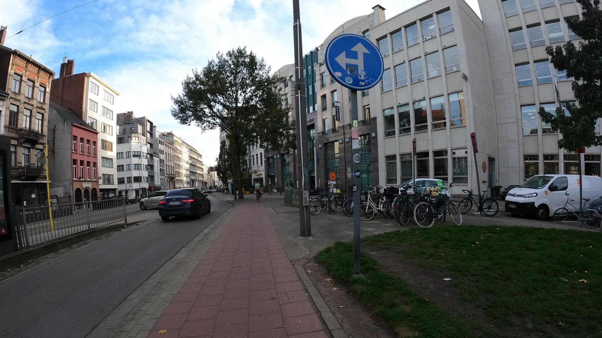 Street view near Logies Lapin, Antwerp — © koninklijke (CC BY-SA · Mapillary)
