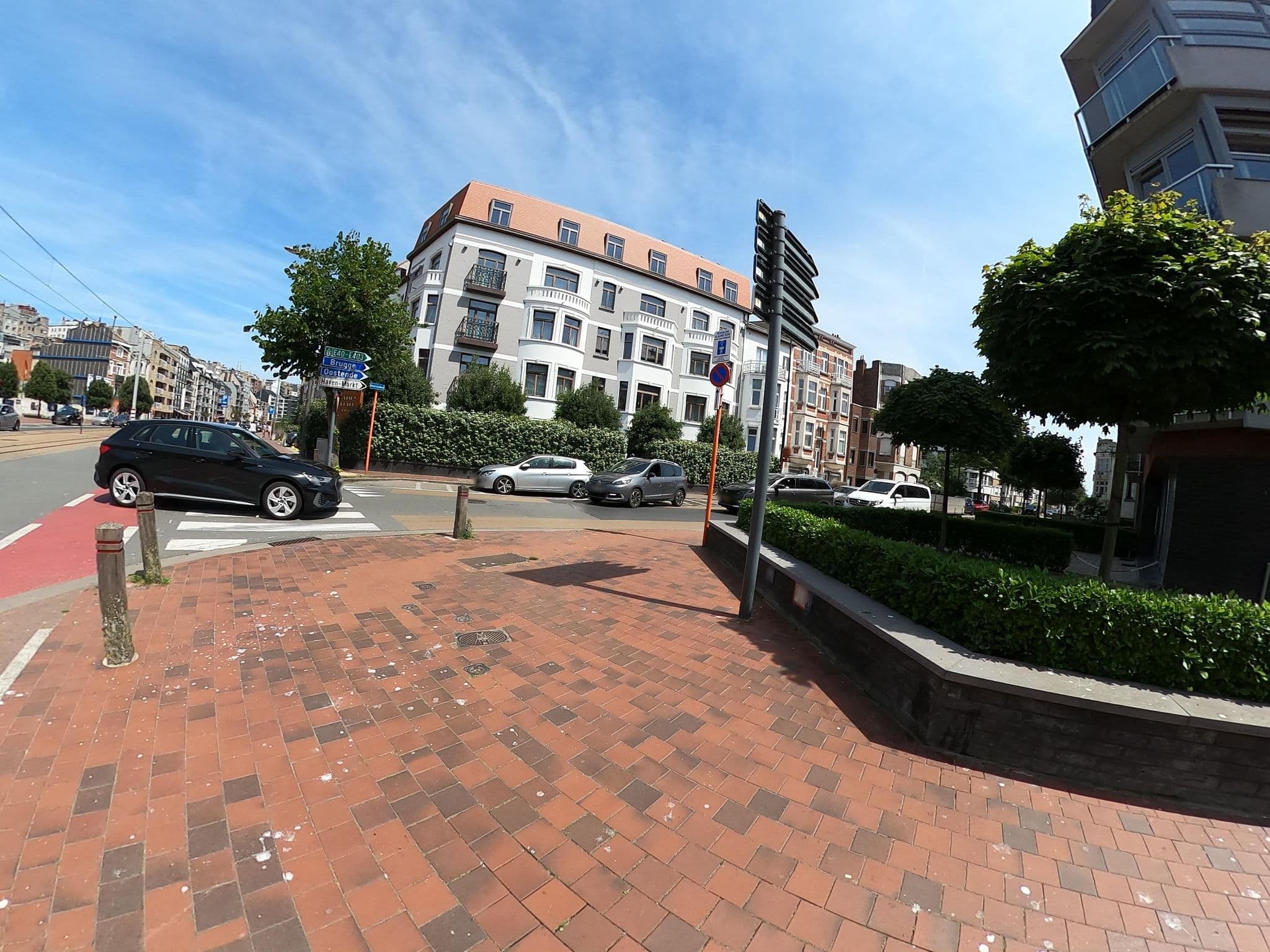Street view near Gatsby Hotel Blankenberge, Blankenberge — © RaphaelPasLoin (CC BY-SA · Mapillary)