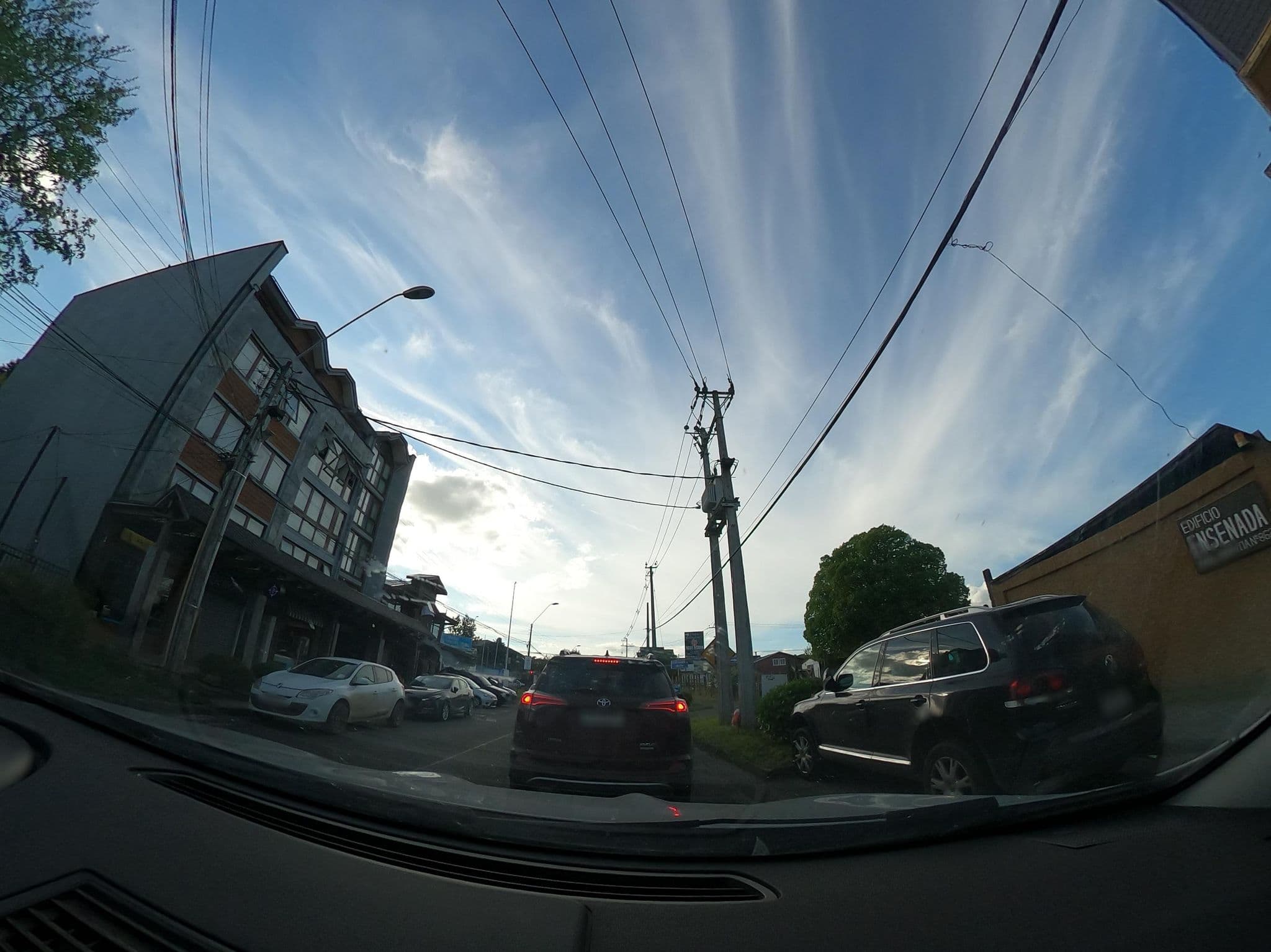 Street view near Hotel Villarrica - Centro Turístico Caja los Andes, Villarrica — © felipeeugenio (CC BY-SA · Mapillary)