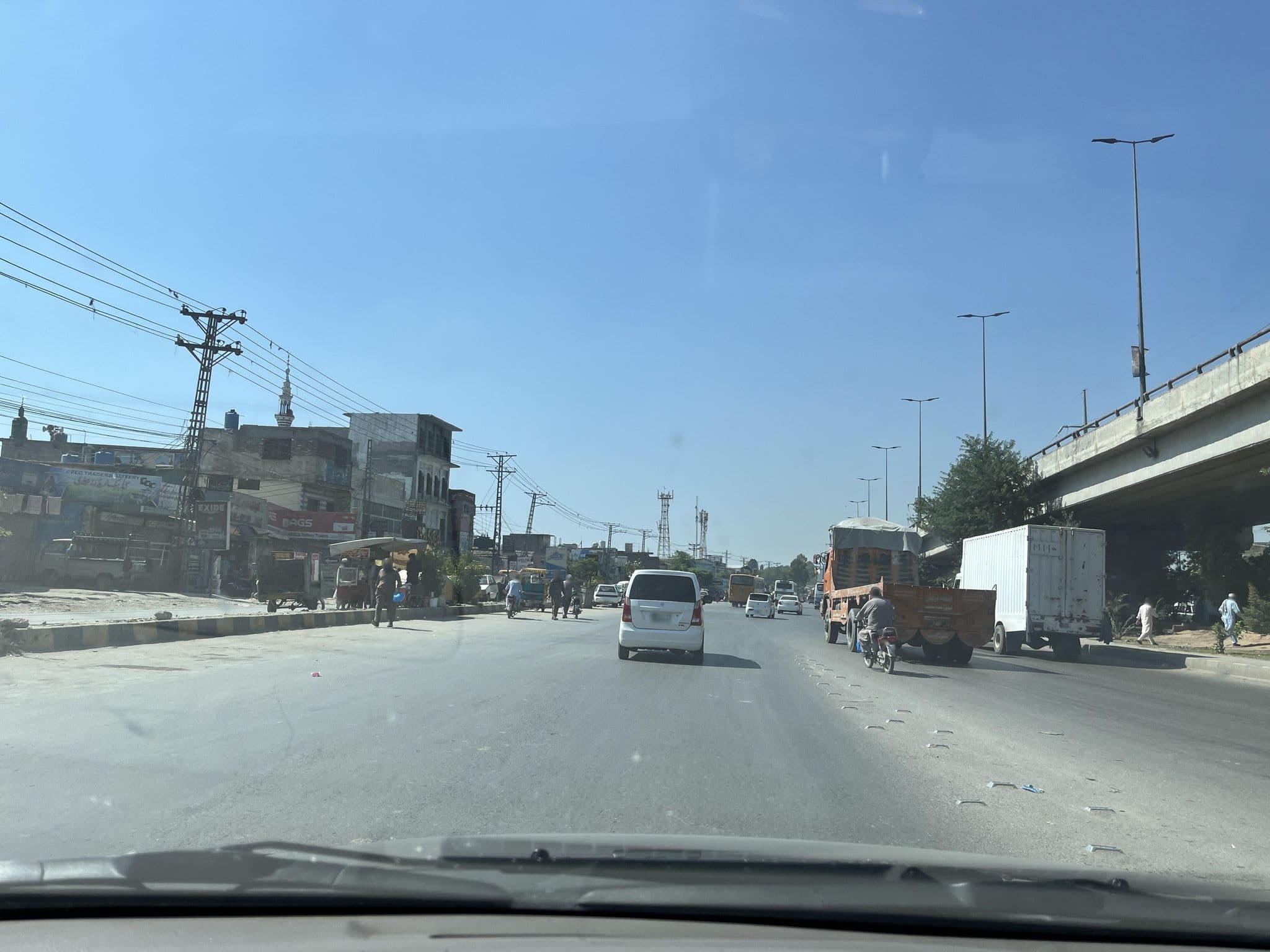 Street view near Peerwadai Rana Brothers Bus stand islambad Rawalpindi, Rawalpindi — © masterofnoroad (CC BY-SA · Mapillary)