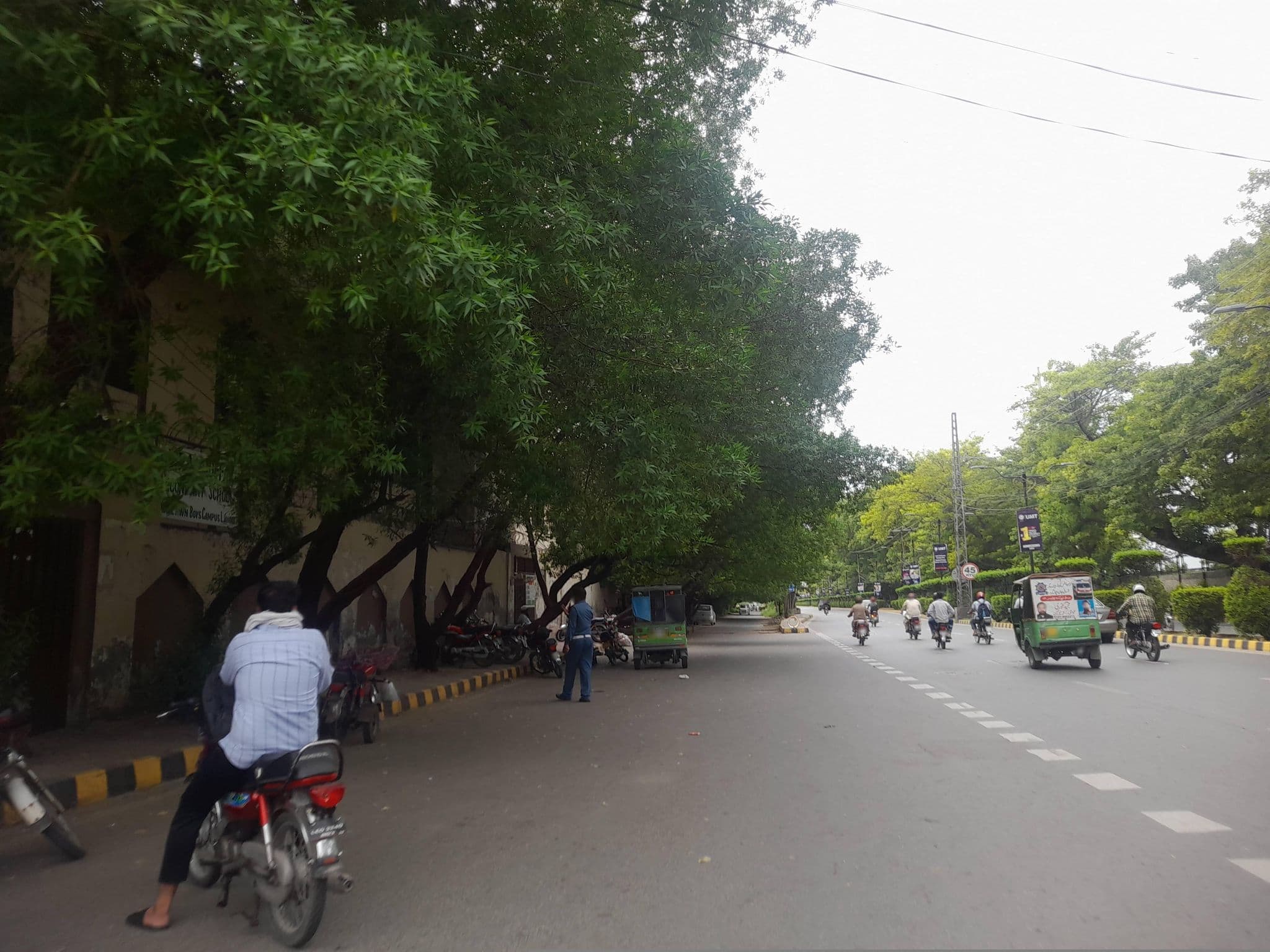 Street view near Hotel One Garden Town Lahore, Model Town — © Zain_Ali (CC BY-SA · Mapillary)
