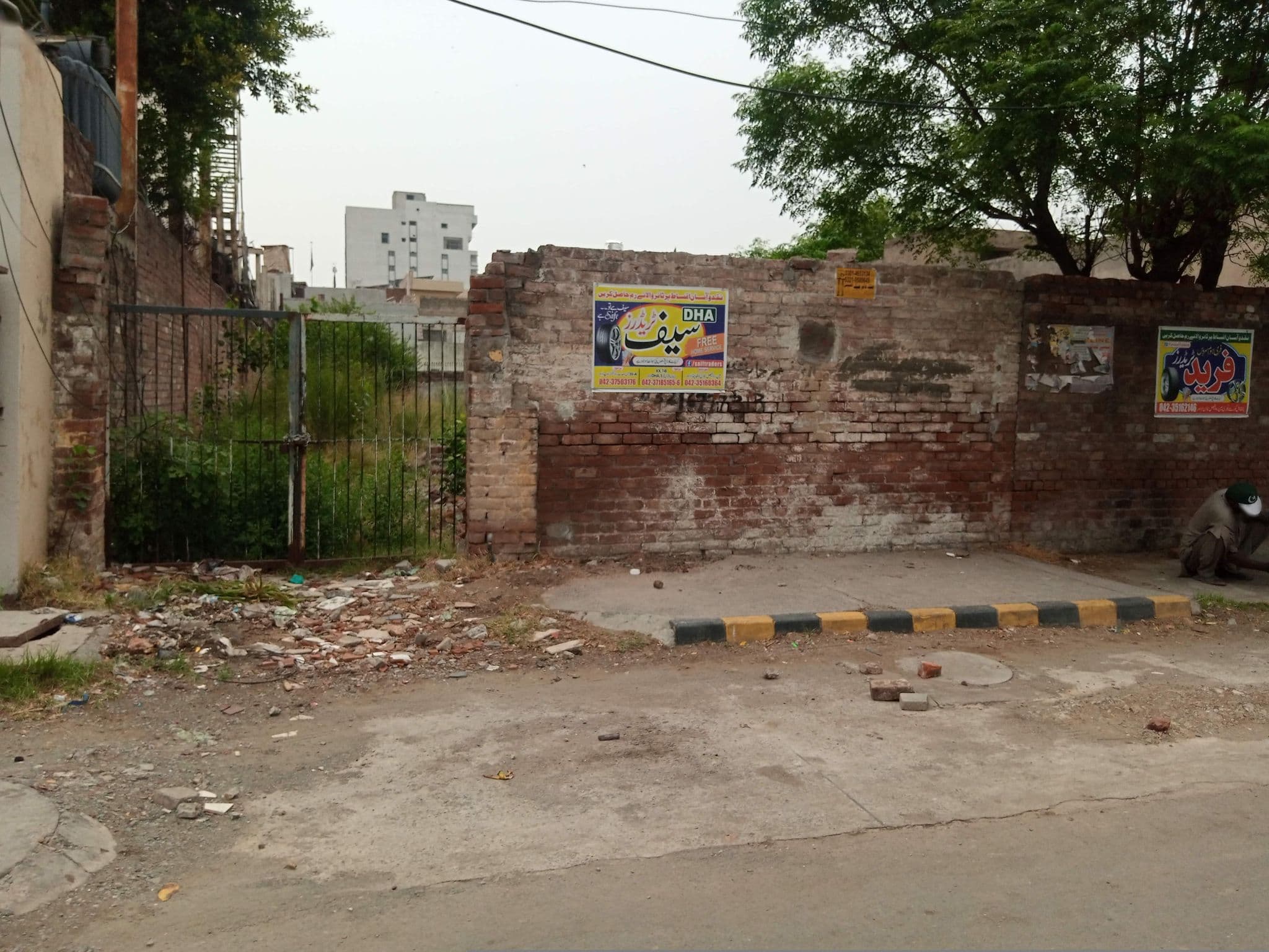 Street view near Hotel One Tower Gulberg, Lahore, Model Town — © awais123 (CC BY-SA · Mapillary)