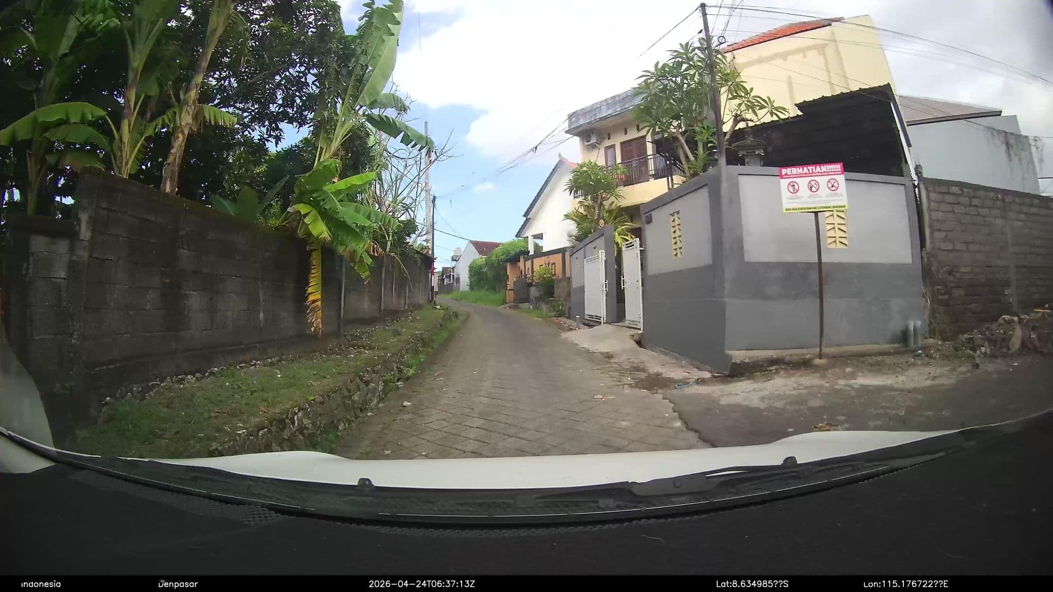 Street view near Labomz, Dalung — © Kaart---FRONT (CC BY-SA · Mapillary)