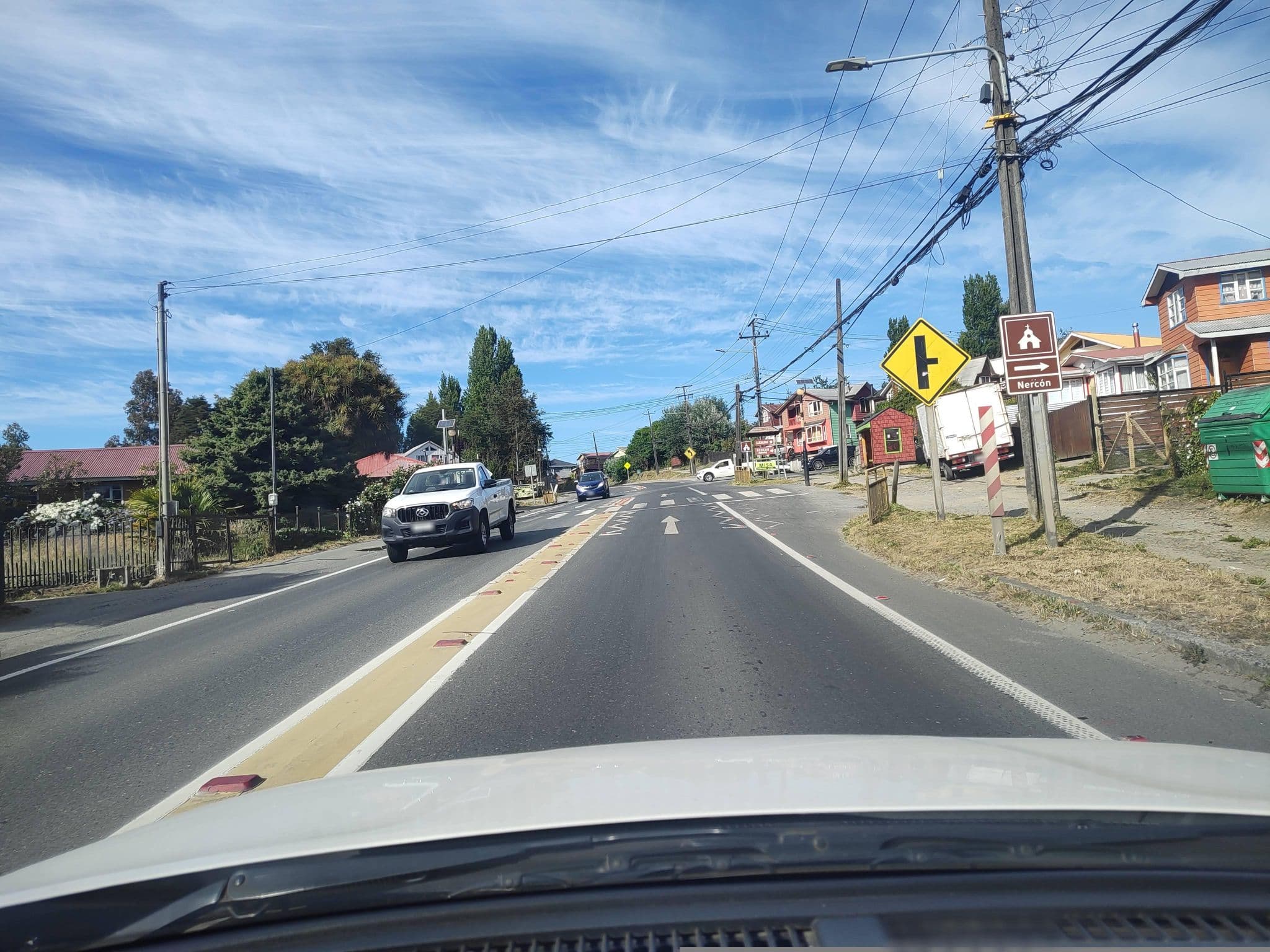Street view near El Crucero, Castro — © andresduhour (CC BY-SA · Mapillary)