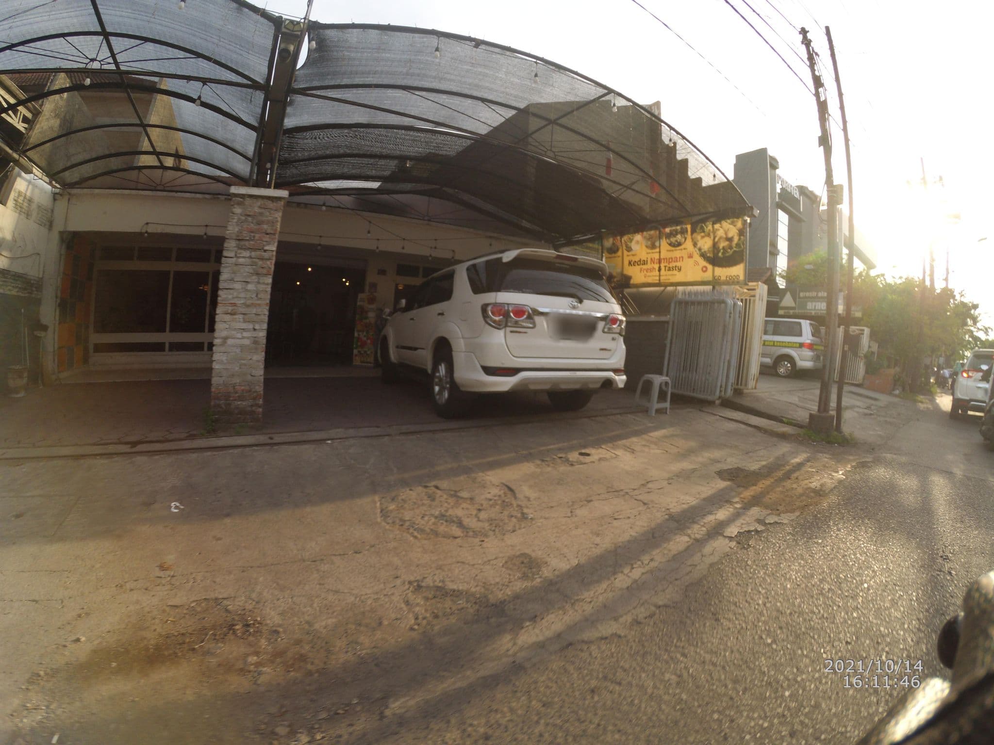 Street view near Chill-Inn Kertajaya Syariah, Surabaya — © maphunter_id (CC BY-SA · Mapillary)