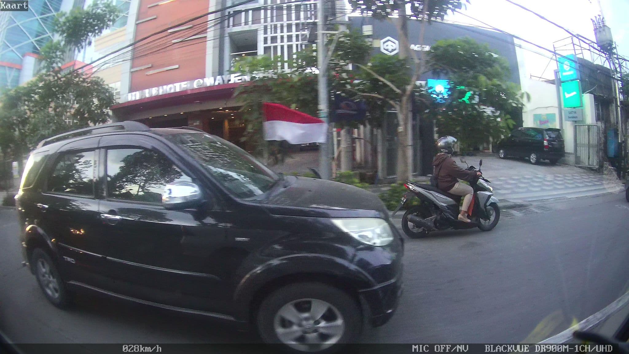 Street view near Life Hotel Mayjend Sungkono, Surabaya — © kaart_2 (CC BY-SA · Mapillary)