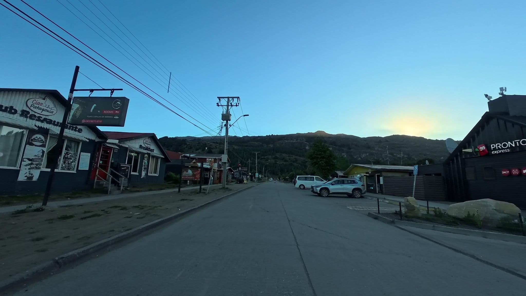 Street view near Los Pinos, Cochrane