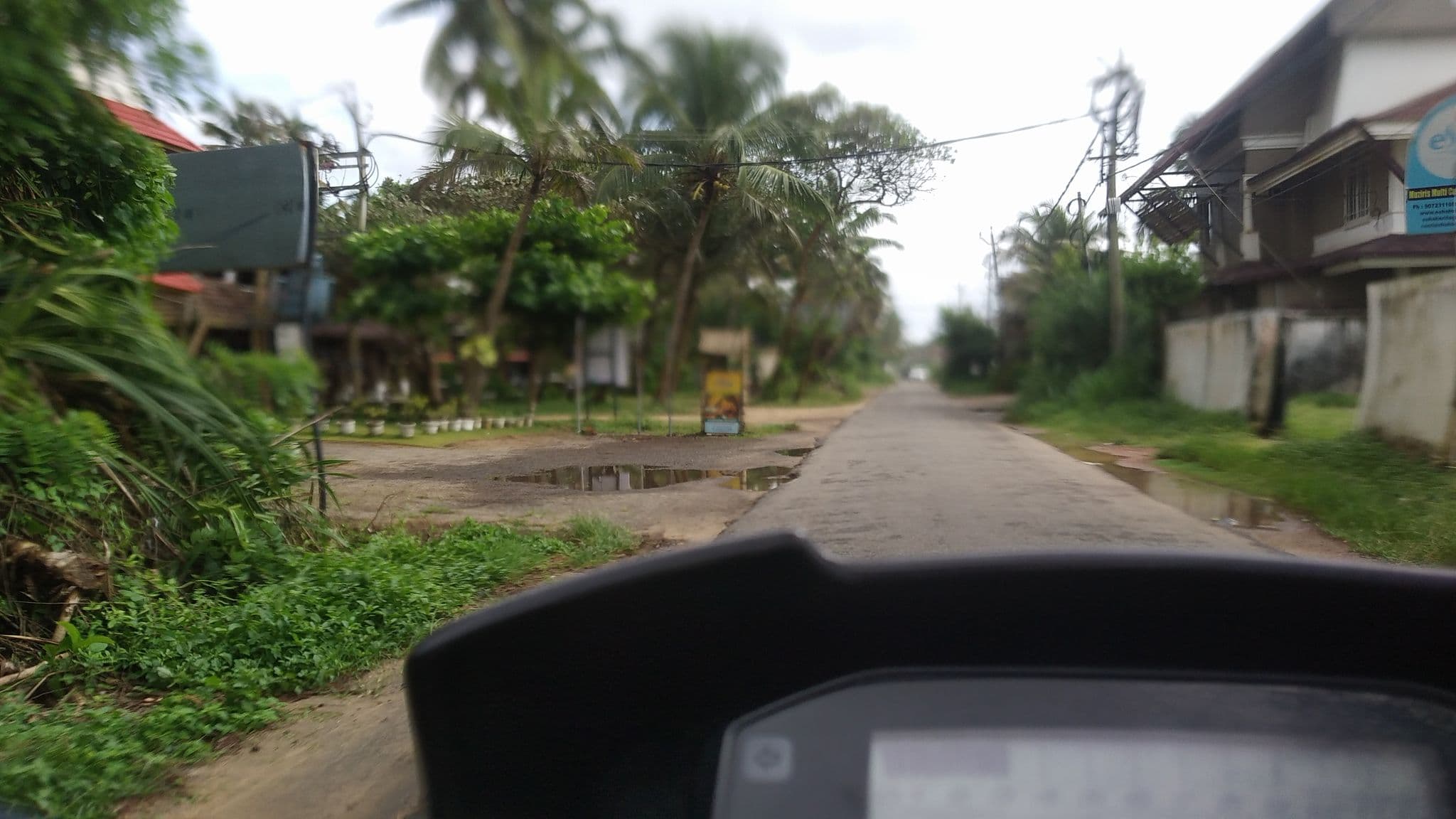 Street view near Seaflare Beach Resort & Spa, Vadakakarai — © jothishbabu (CC BY-SA · Mapillary)