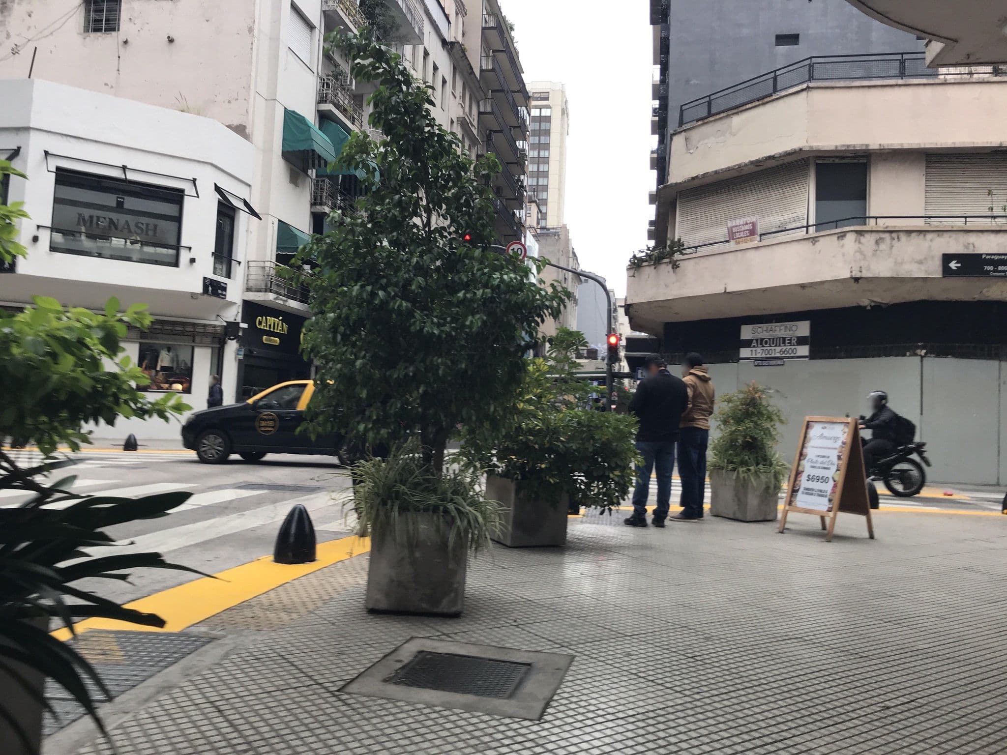 Street view near Hotel Pulitzer Buenos Aires, Retiro — © miguel_andrade (CC BY-SA · Mapillary)