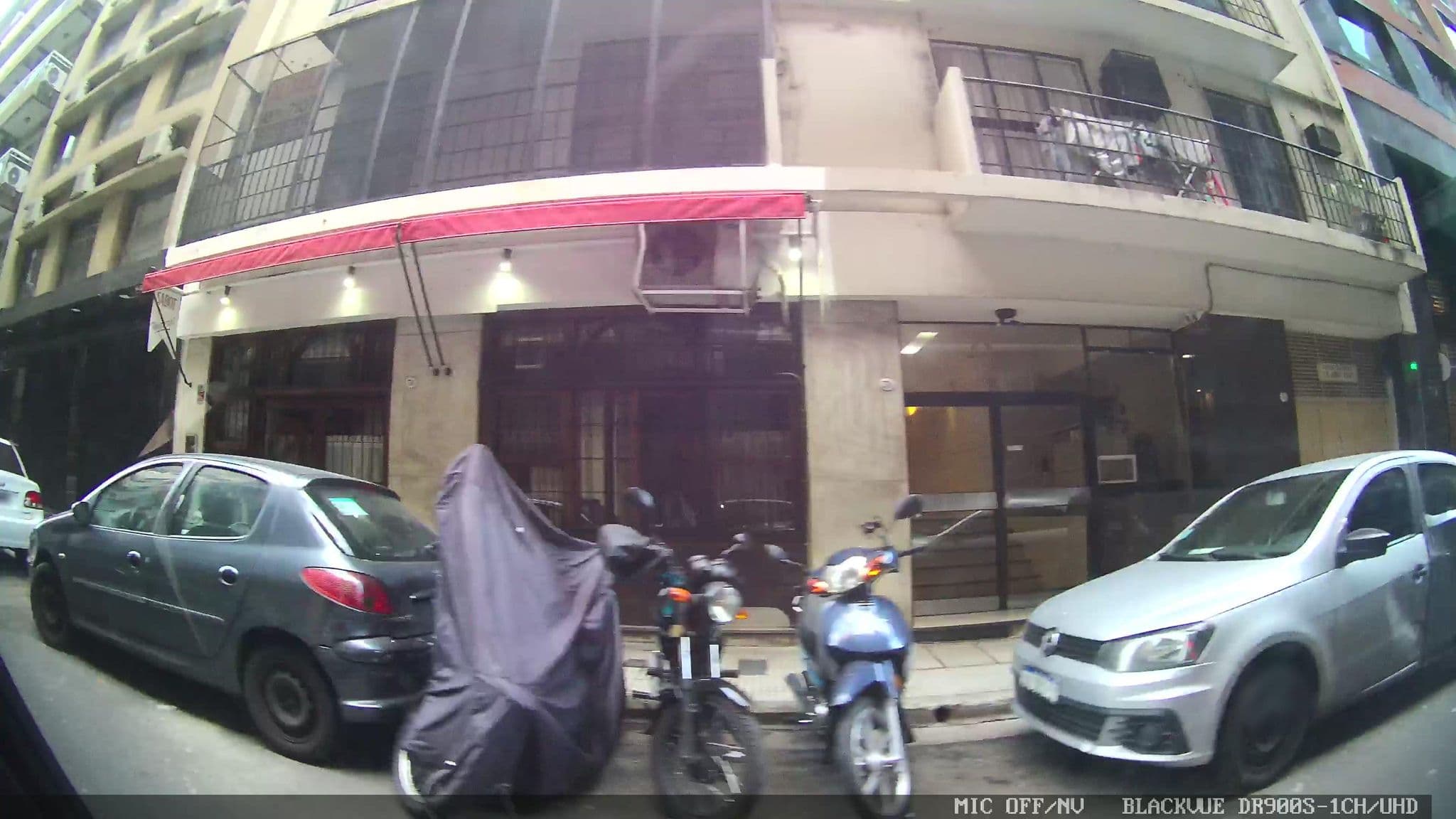 Street view near Urbe Hotel, Buenos Aires — © kaart_3 (CC BY-SA · Mapillary)