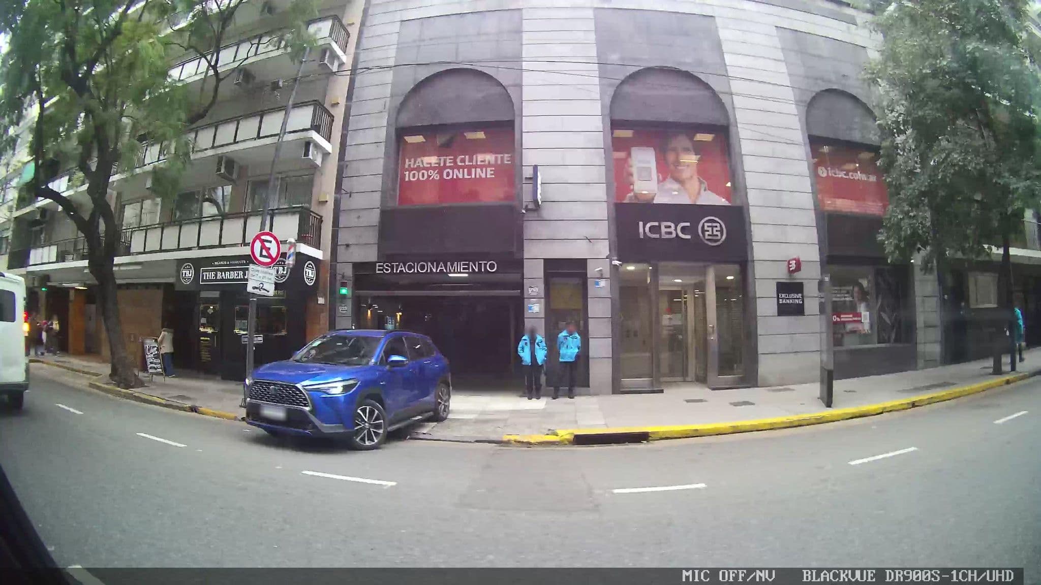 Street view near Casasur Recoleta Hotel, Retiro — © kaart_3 (CC BY-SA · Mapillary)