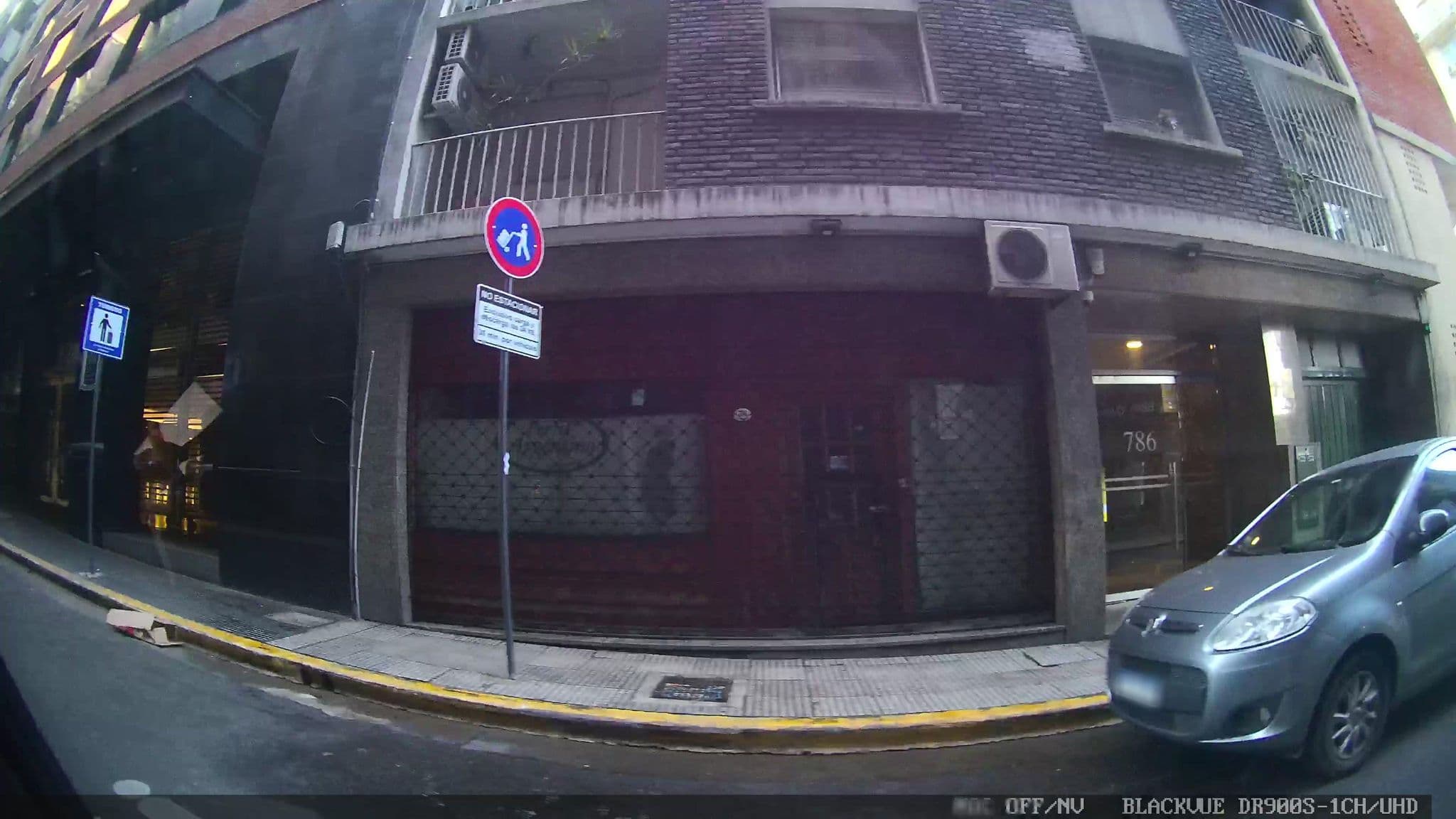 Street view near Holiday Inn Express Puerto Madero, Buenos Aires — © kaart_3 (CC BY-SA · Mapillary)