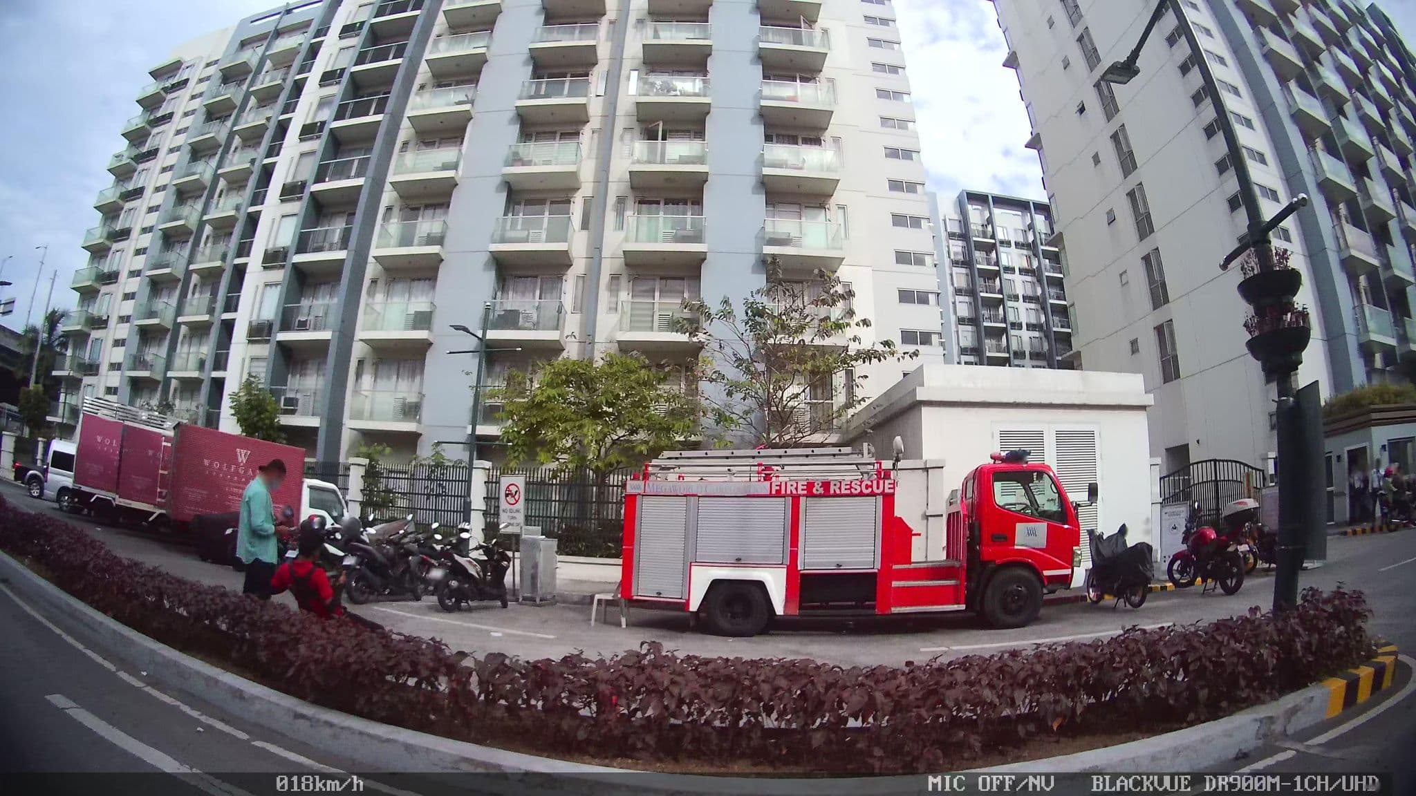 Street view near Palmtree-genlex Newport, Pasay — © kaart_4 (CC BY-SA · Mapillary)