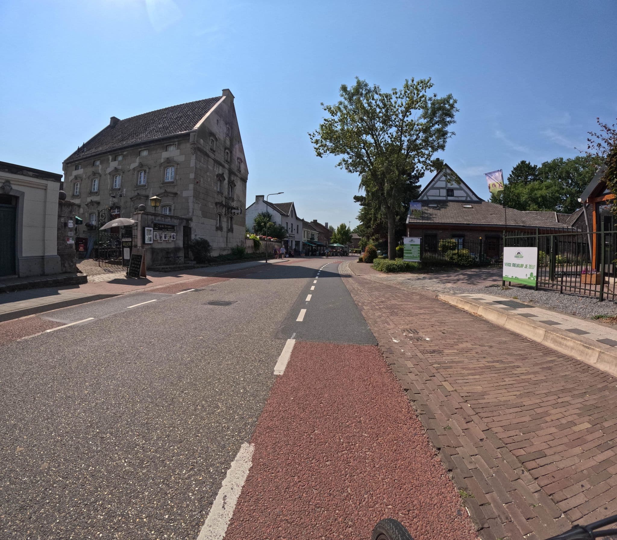 Street view near Hotel-Restaurant De Oude Brouwerij, Mechelen — © madel (CC BY-SA · Mapillary)