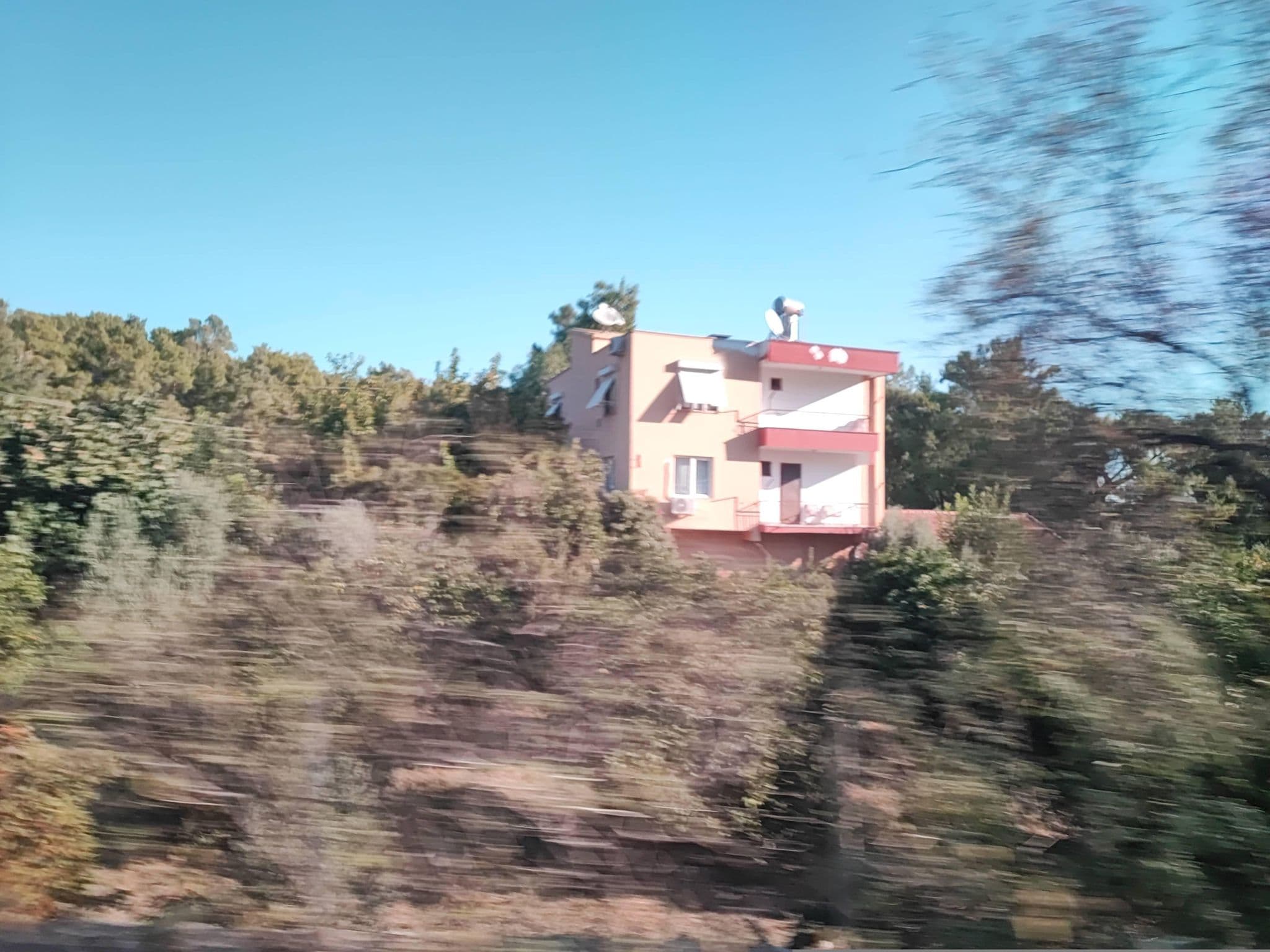 Street view near Yeşilçam Glamping, Bahtılı — © Guria (CC BY-SA · Mapillary)