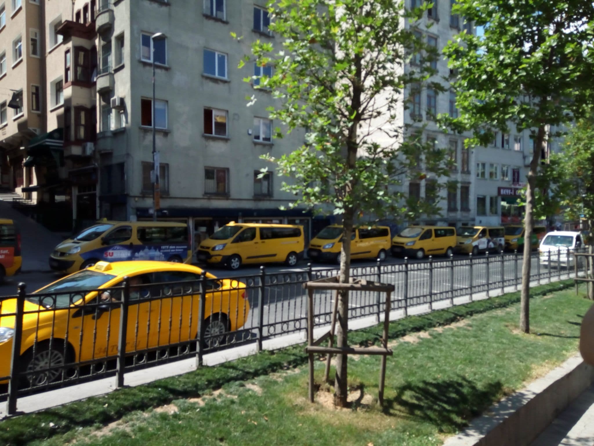 Street view near Taxim Elegance Suites Apart & Hotel, Eminönü — © mapfool (CC BY-SA · Mapillary)