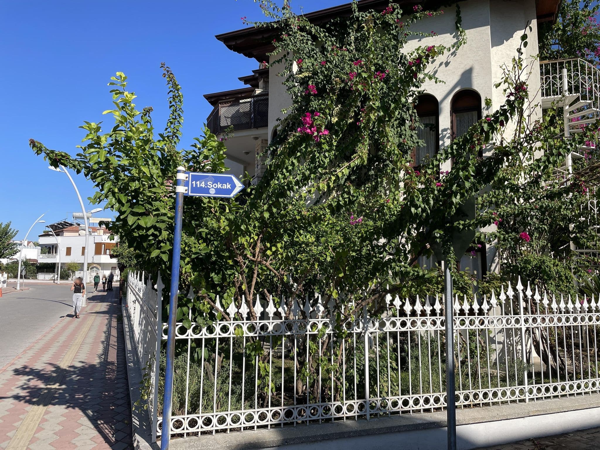 Street view near Opalin Hotel, Kemer — © batyrmastyr (CC BY-SA · Mapillary)