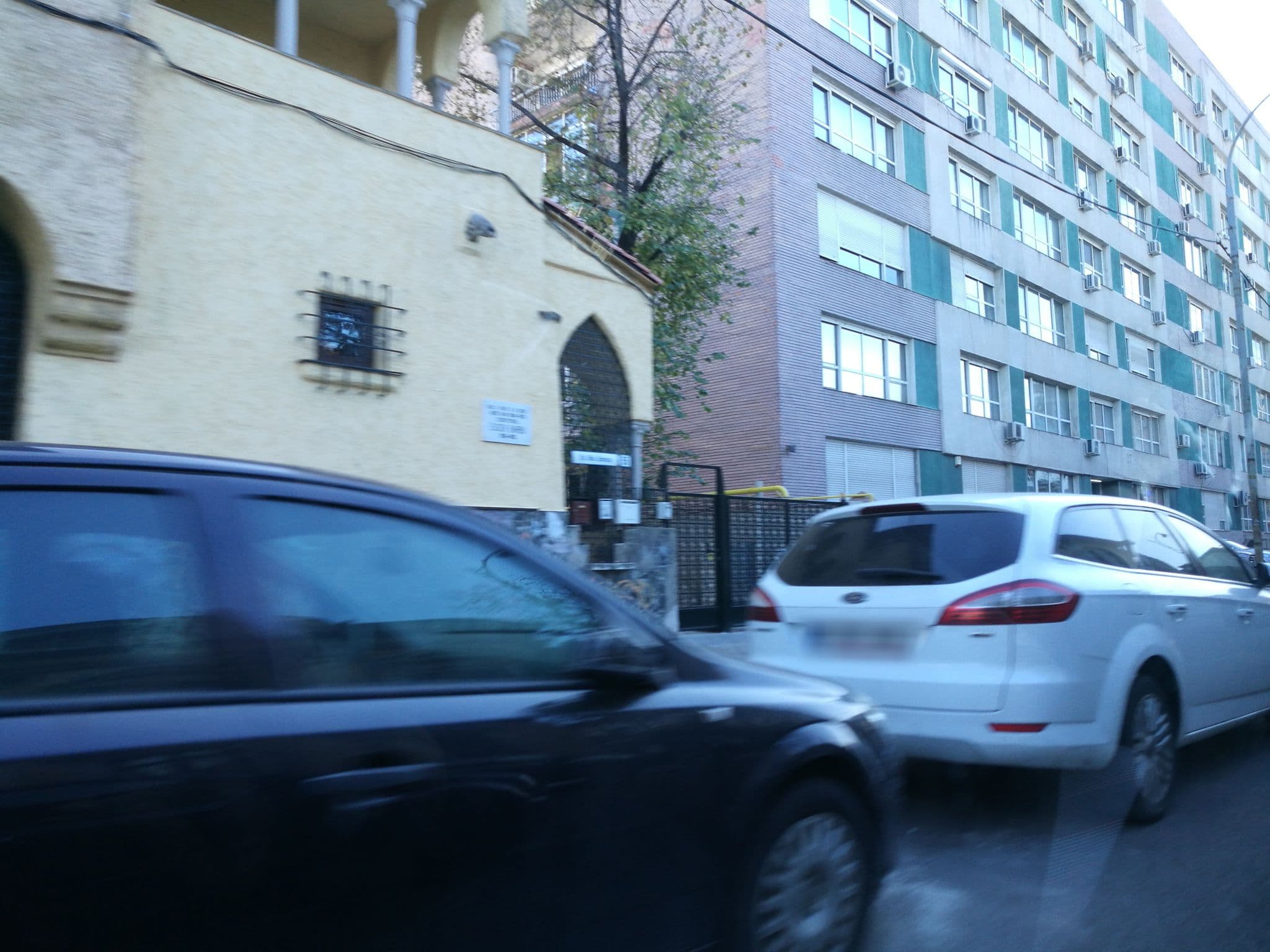 Street view near Emil Balaban Luxury Apart-Hotel, Bucharest — © rsandu (CC BY-SA · Mapillary)