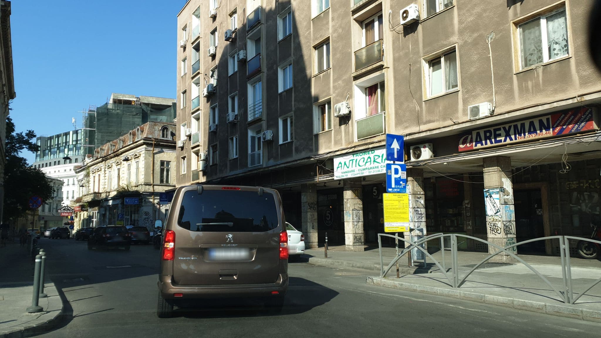 Street view near Apartament Leonidas1 by Alia Accommodation - Cazare regim hotelier Bucuresti, Bucharest — © tavi (CC BY-SA · Mapillary)