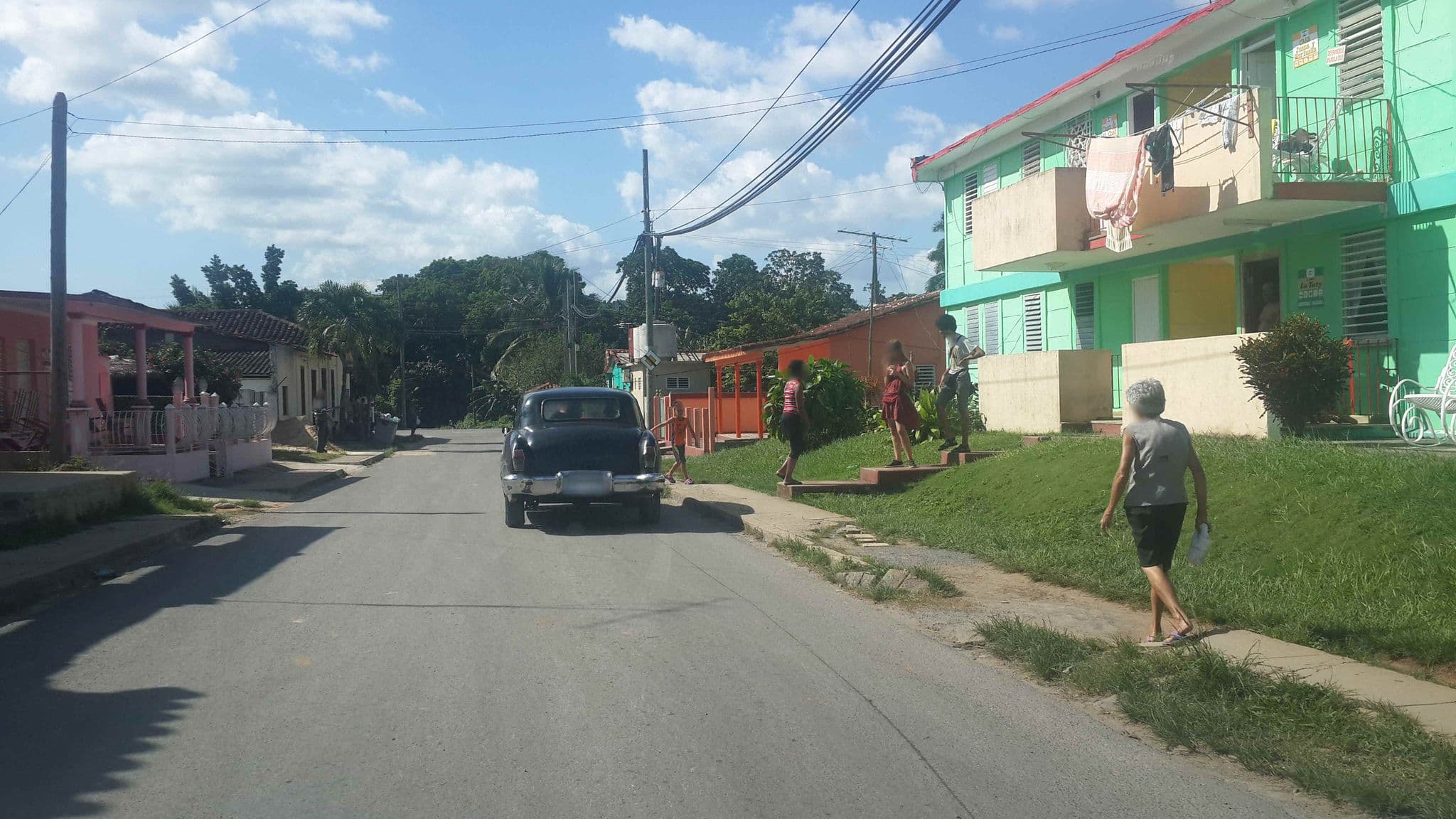 Street view near Casa el Colibri Daya y Yoan, Viñales — © redmapper (CC BY-SA · Mapillary)