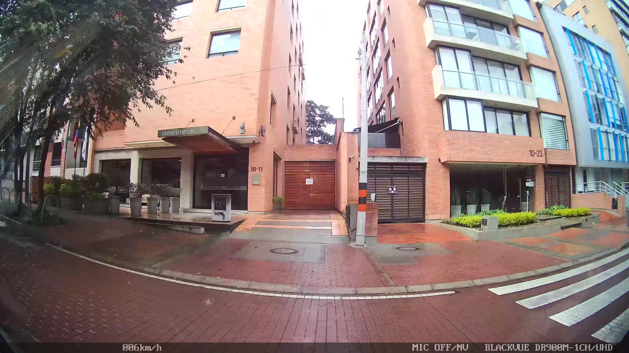 Street view near Mercure Bogota Bh Retiro, Barrio San Luis — © kaart_4 (CC BY-SA · Mapillary)