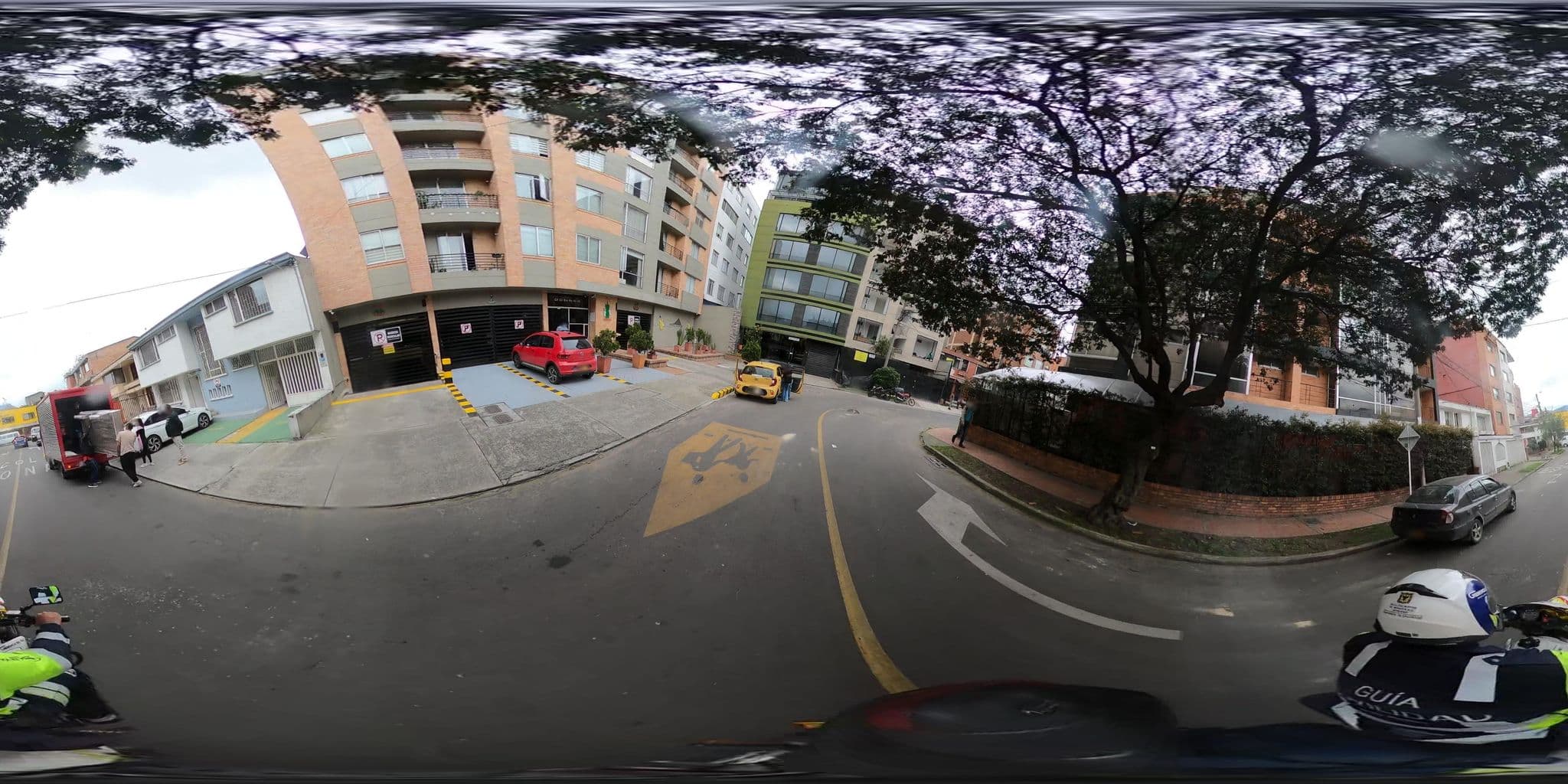 Street view near Apartamentos Regency La Feria, Bogotá — © jramonSDM (CC BY-SA · Mapillary)