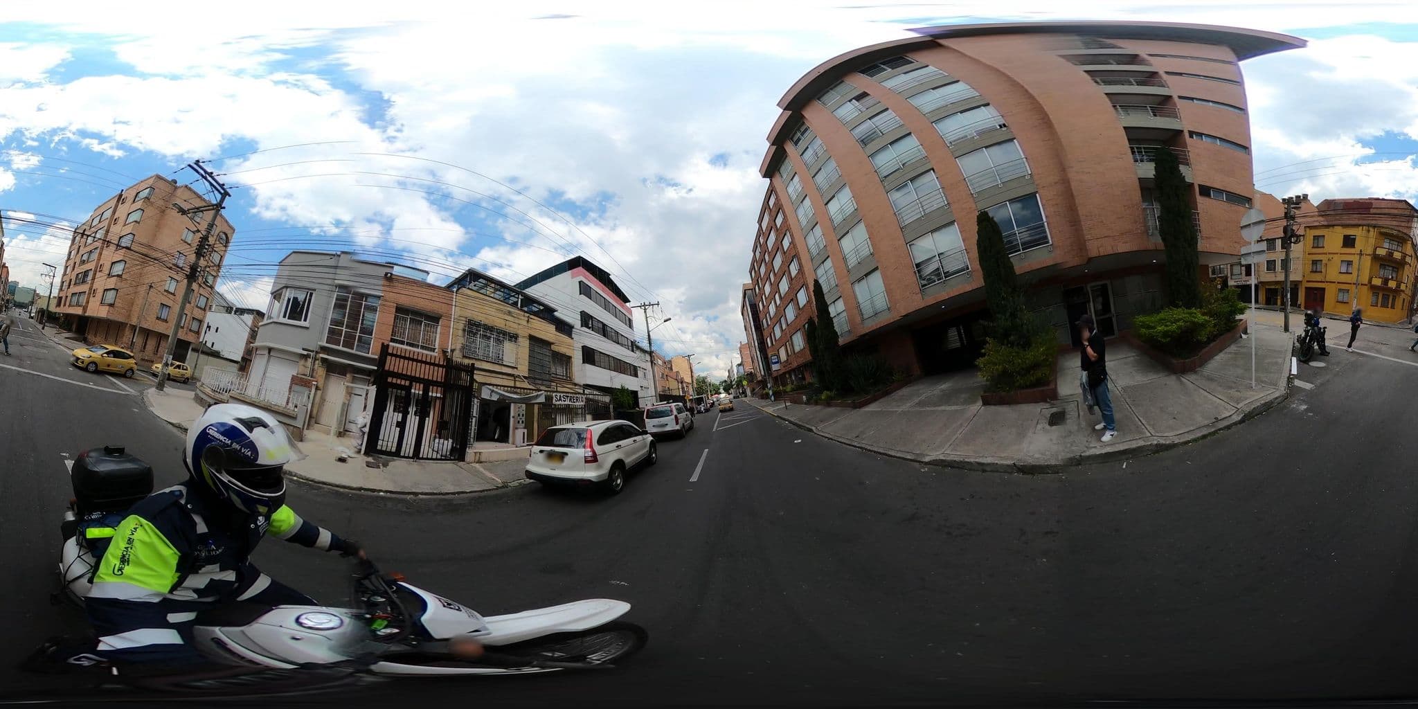 Street view near Hemma ® Bogota Chapinero Premium Suites Hotel, Bogotá — © cgalindop (CC BY-SA · Mapillary)