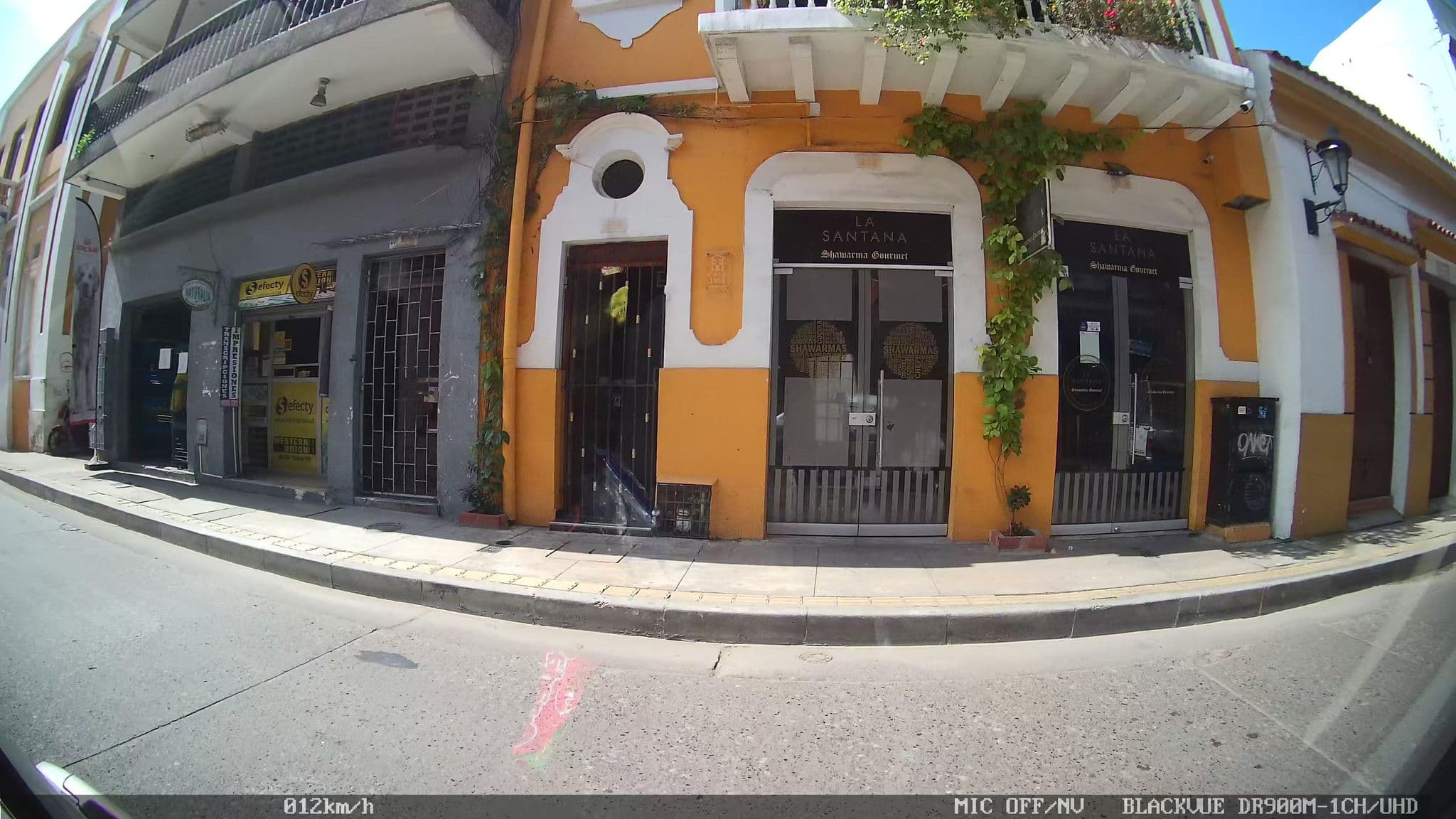 Street view near Hotel Dorado Plaza Calle del Arsenal, Cartagena — © kaart_2 (CC BY-SA · Mapillary)