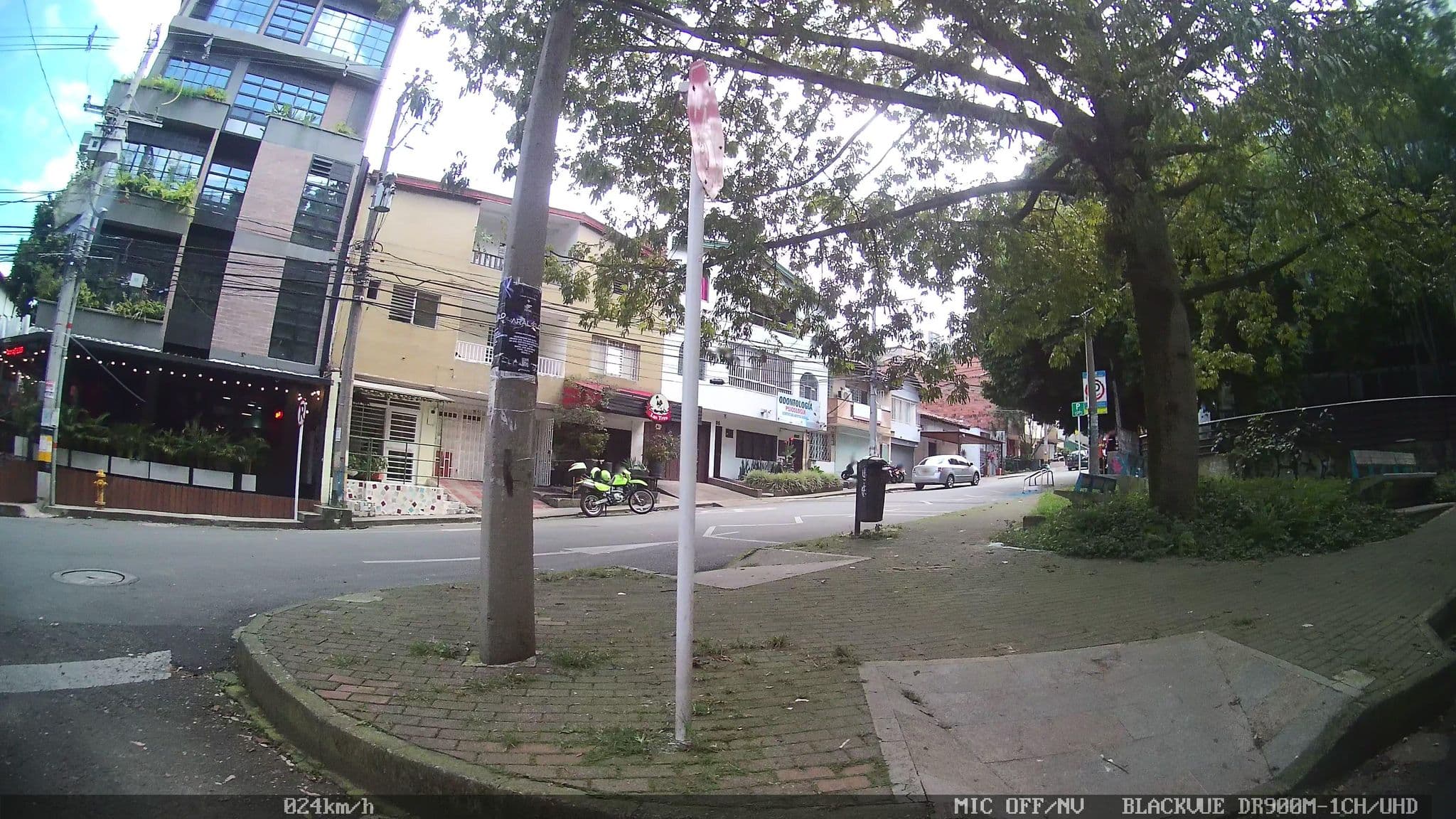 Street view near Vida Hostel, Medellín — © kaart_4 (CC BY-SA · Mapillary)