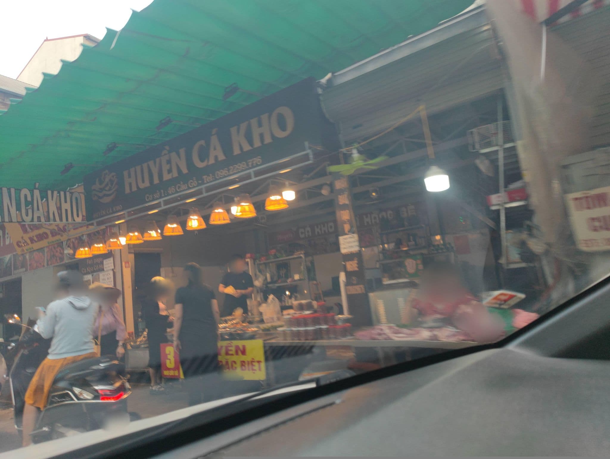 Street view near Silk Castle Hotel & Spa, Hoàn Kiếm — © hn_right_2 (CC BY-SA · Mapillary)
