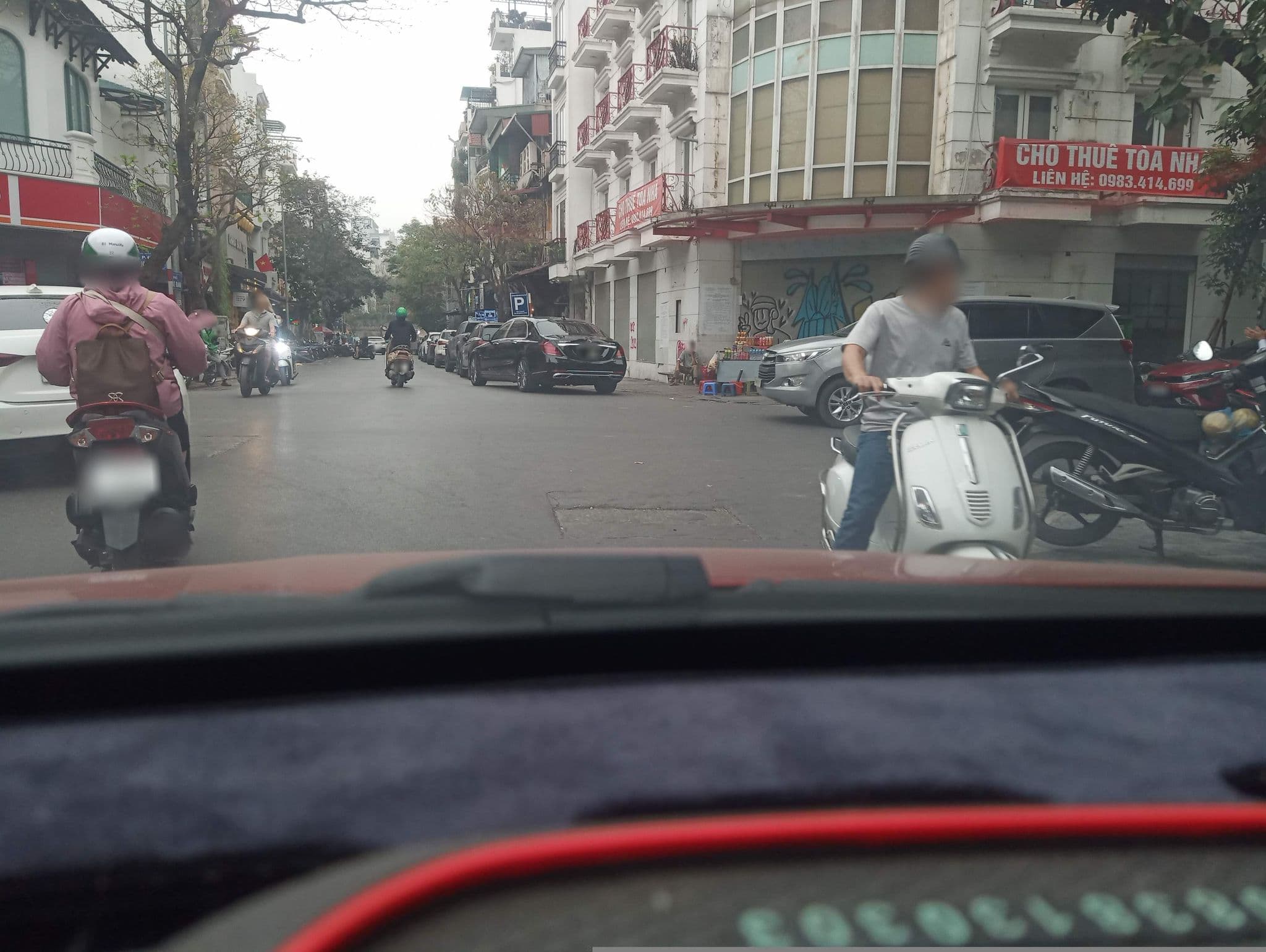 Street view near Hanoi Esplendor Hotel & Spa, Hoàn Kiếm — © hn_front_1 (CC BY-SA · Mapillary)