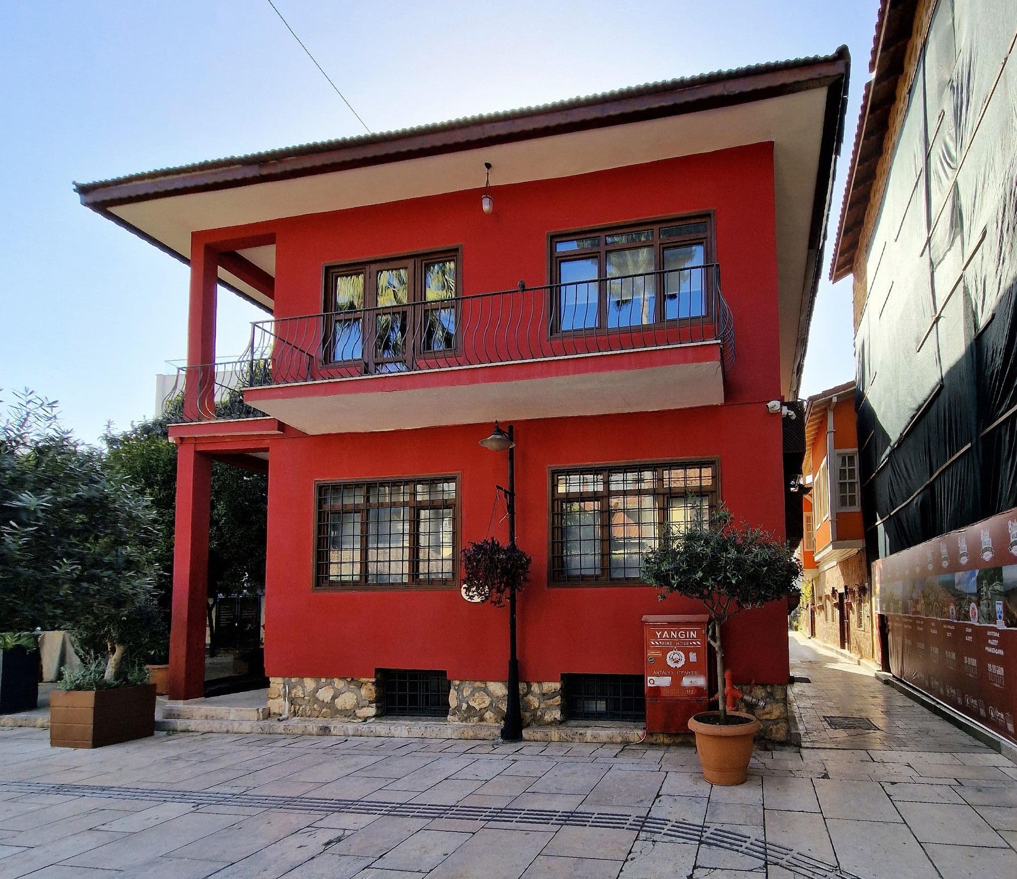Street view near Villa Perla Boutique Hotel, Antalya — © km2bp (CC BY-SA · Mapillary)