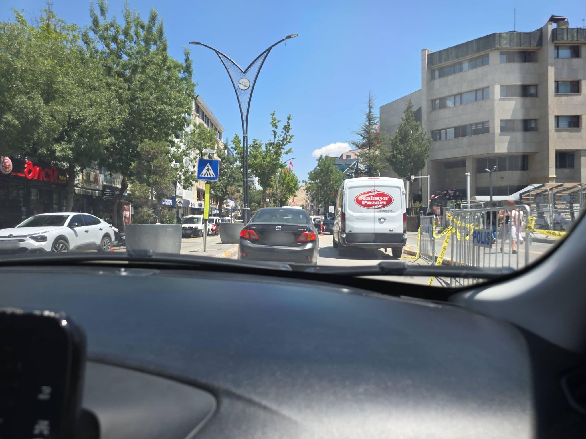 Street view near Taht Palace Hotel, Van — © azat2020 (CC BY-SA · Mapillary)