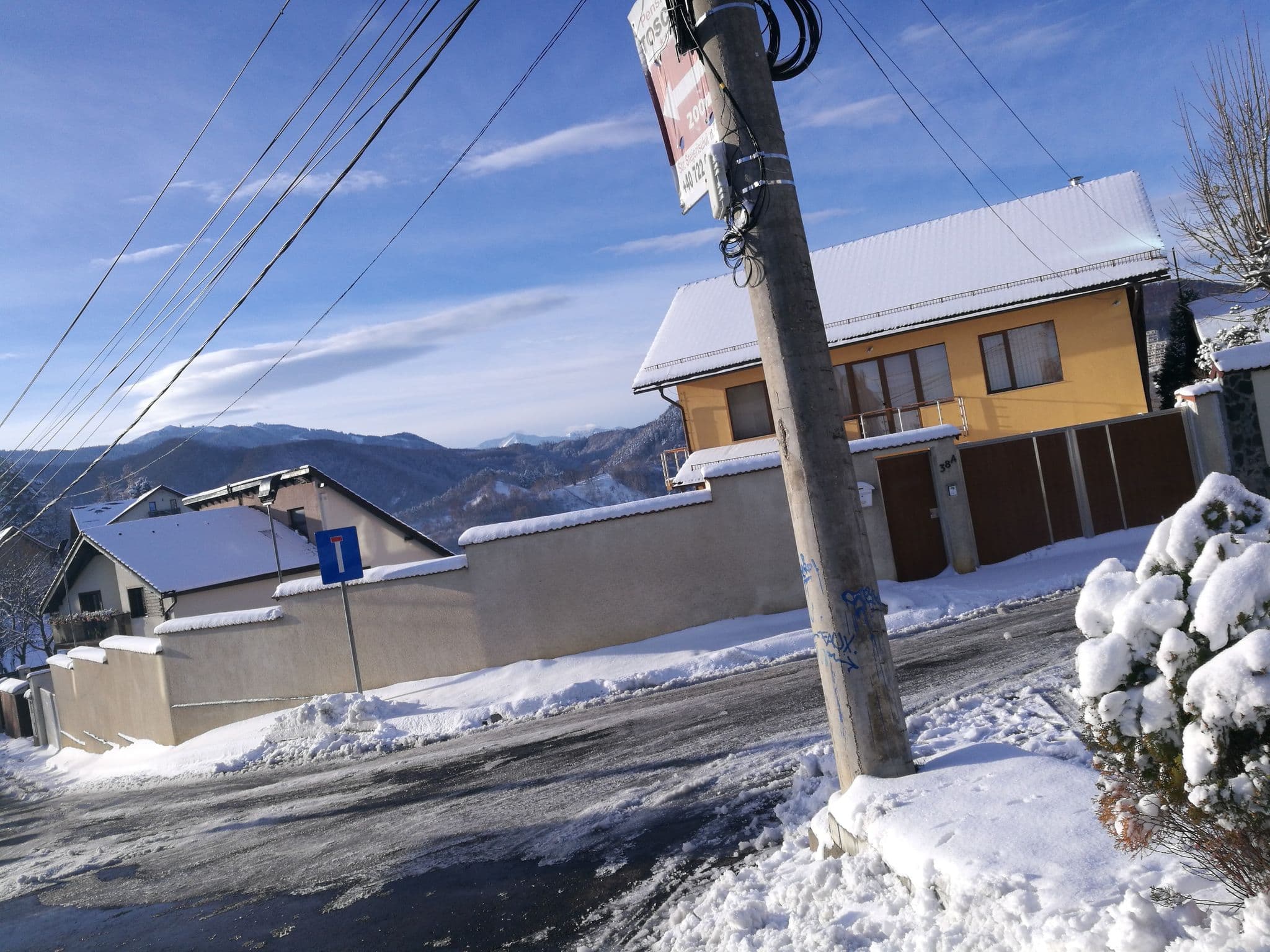 Street view near Belvedere, Braşov — © rsandu (CC BY-SA · Mapillary)