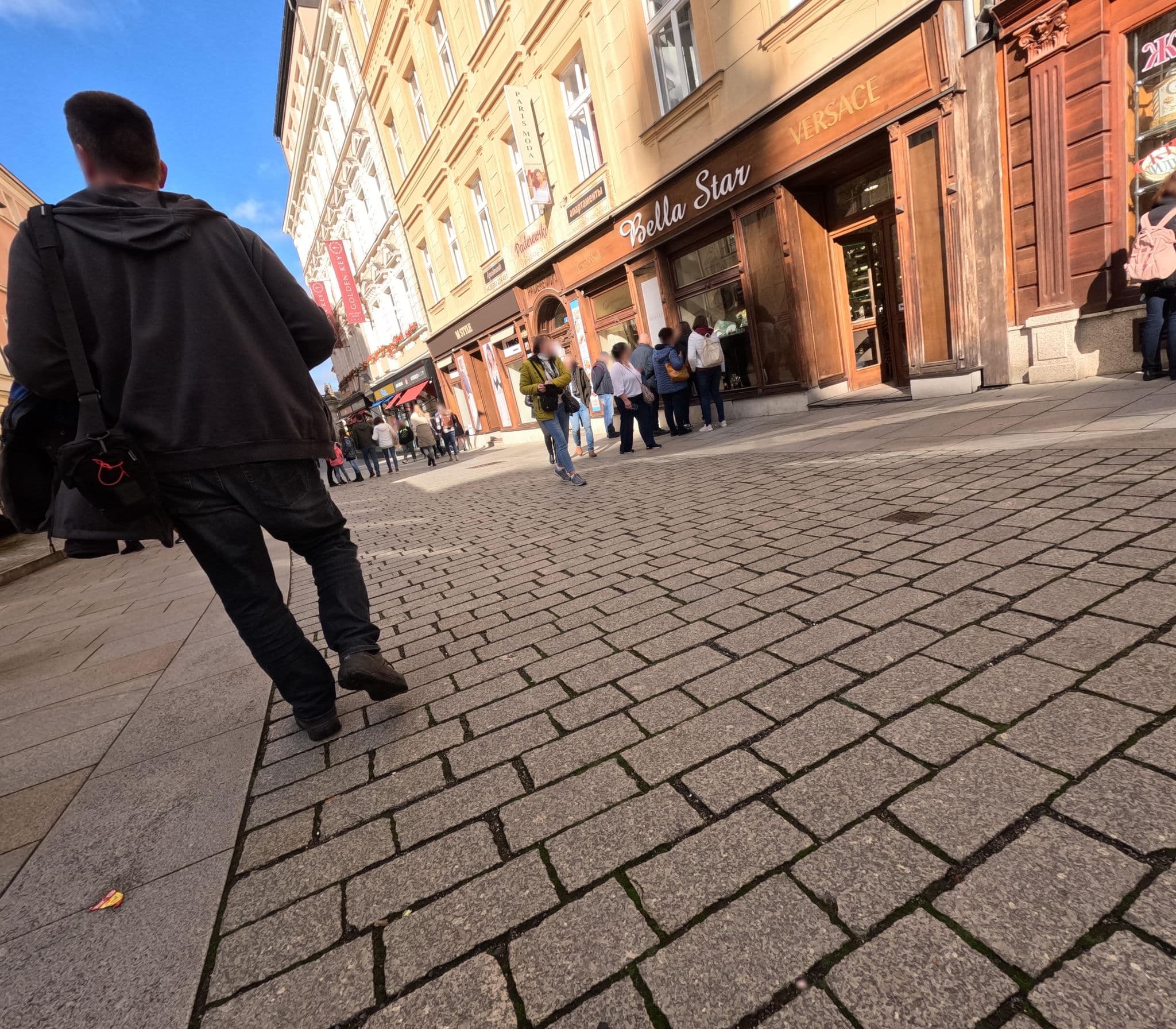 Street view near Castle Hill Residence, Karlovy Vary — © chuck (CC BY-SA · Mapillary)