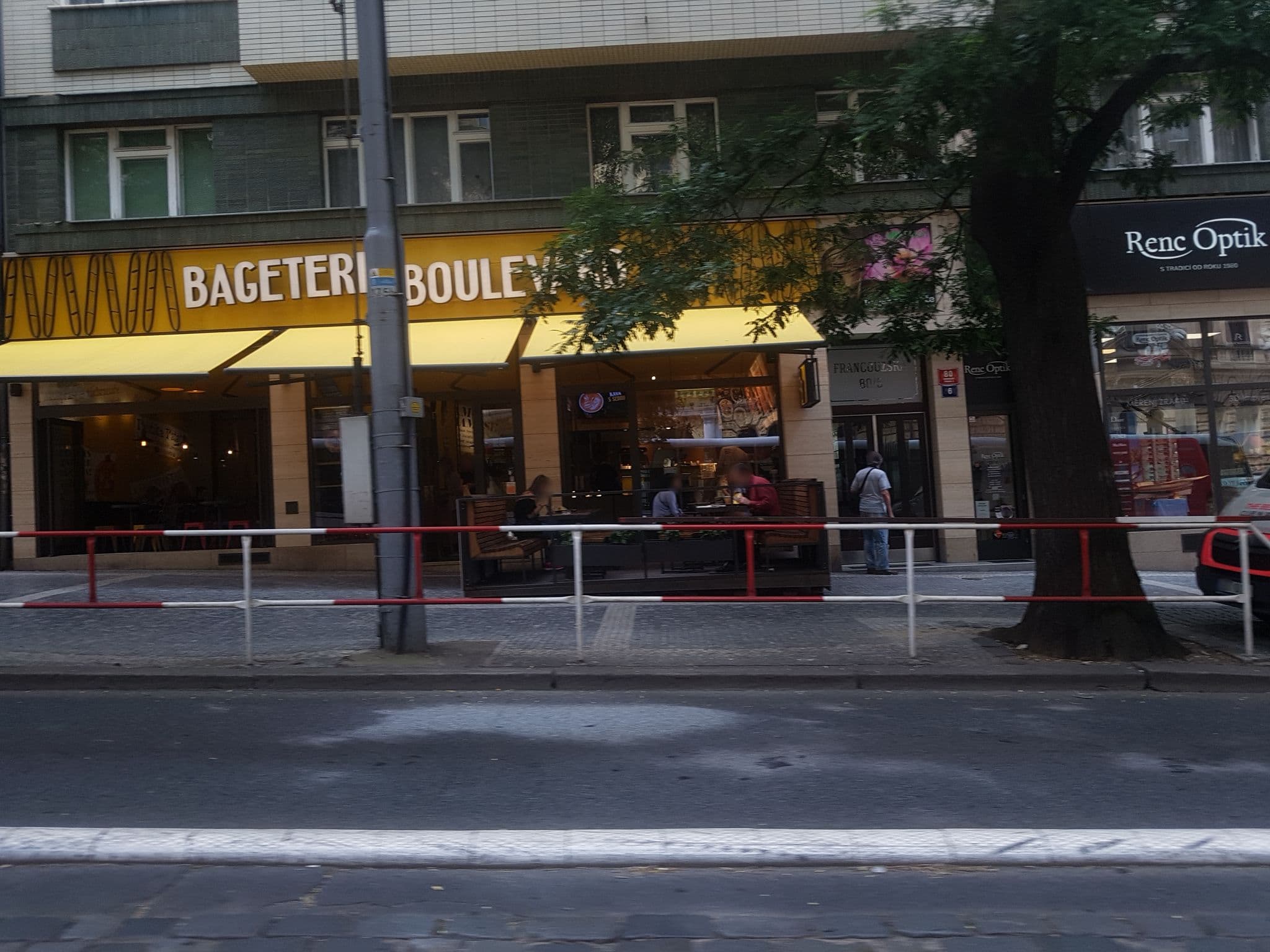 Street view near Helen Hostel u Náměstí Míru, Královské Vinohrady — © pbb (CC BY-SA · Mapillary)